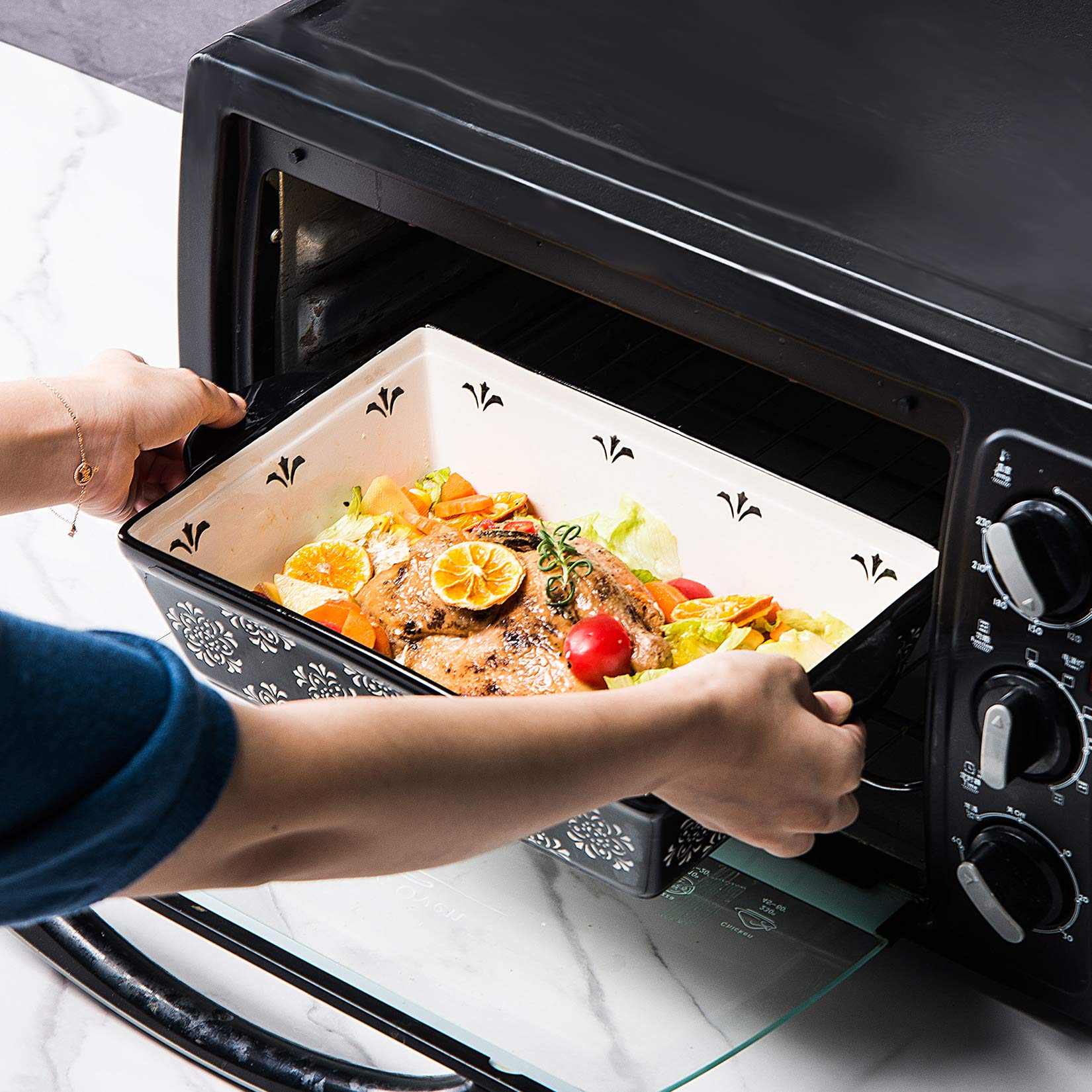 9x13 Inch Ceramic Casserole Baking Dish - Nonstick Oven Safe Lasagna Pan with Handles, Black | Perfect for Baking, Roasting & Serving Family Meals