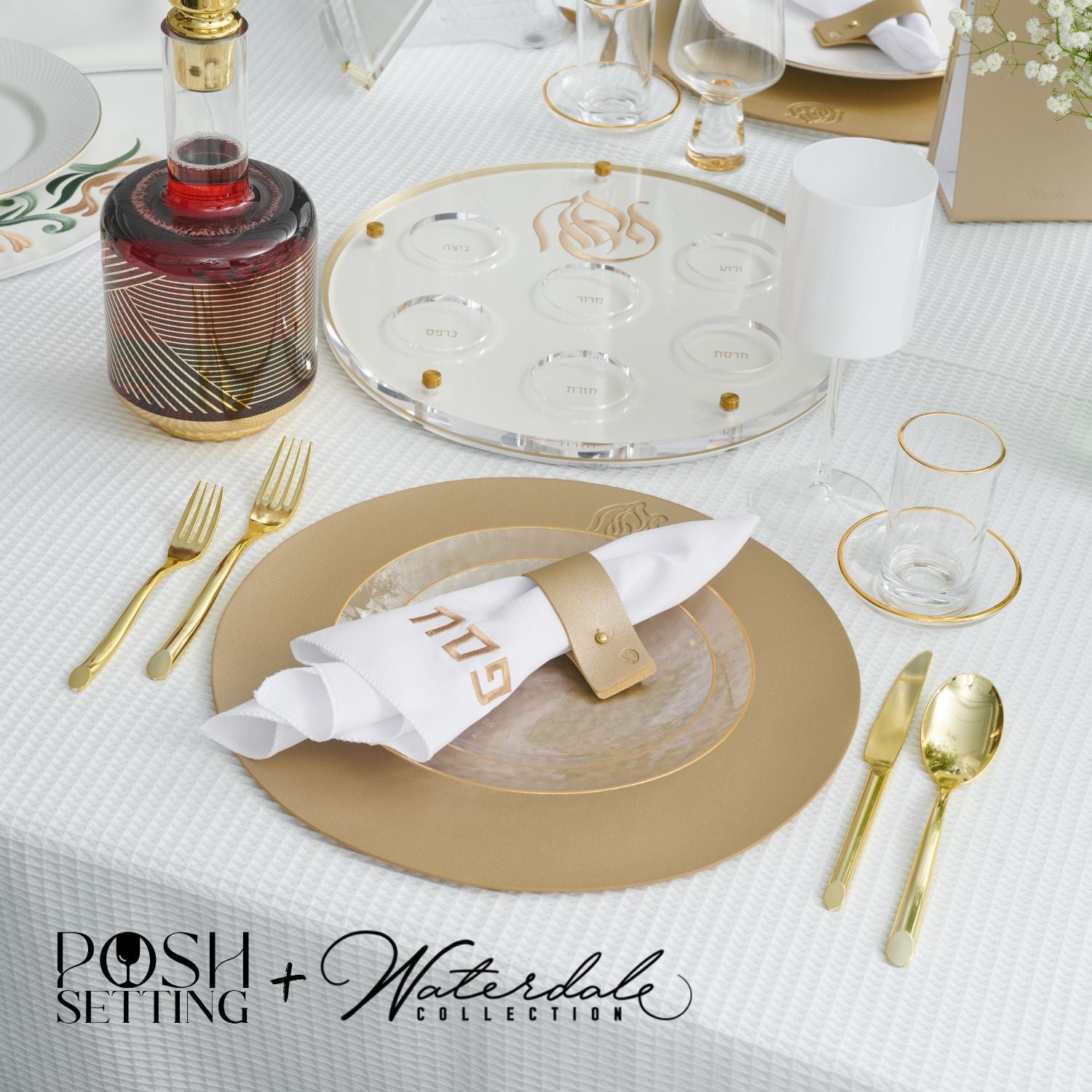Clear & Gold Disposable Plastic Party Tableware Set - Organic Hammered Design (30-Piece) for Wedding, Birthday & Holiday Celebrations