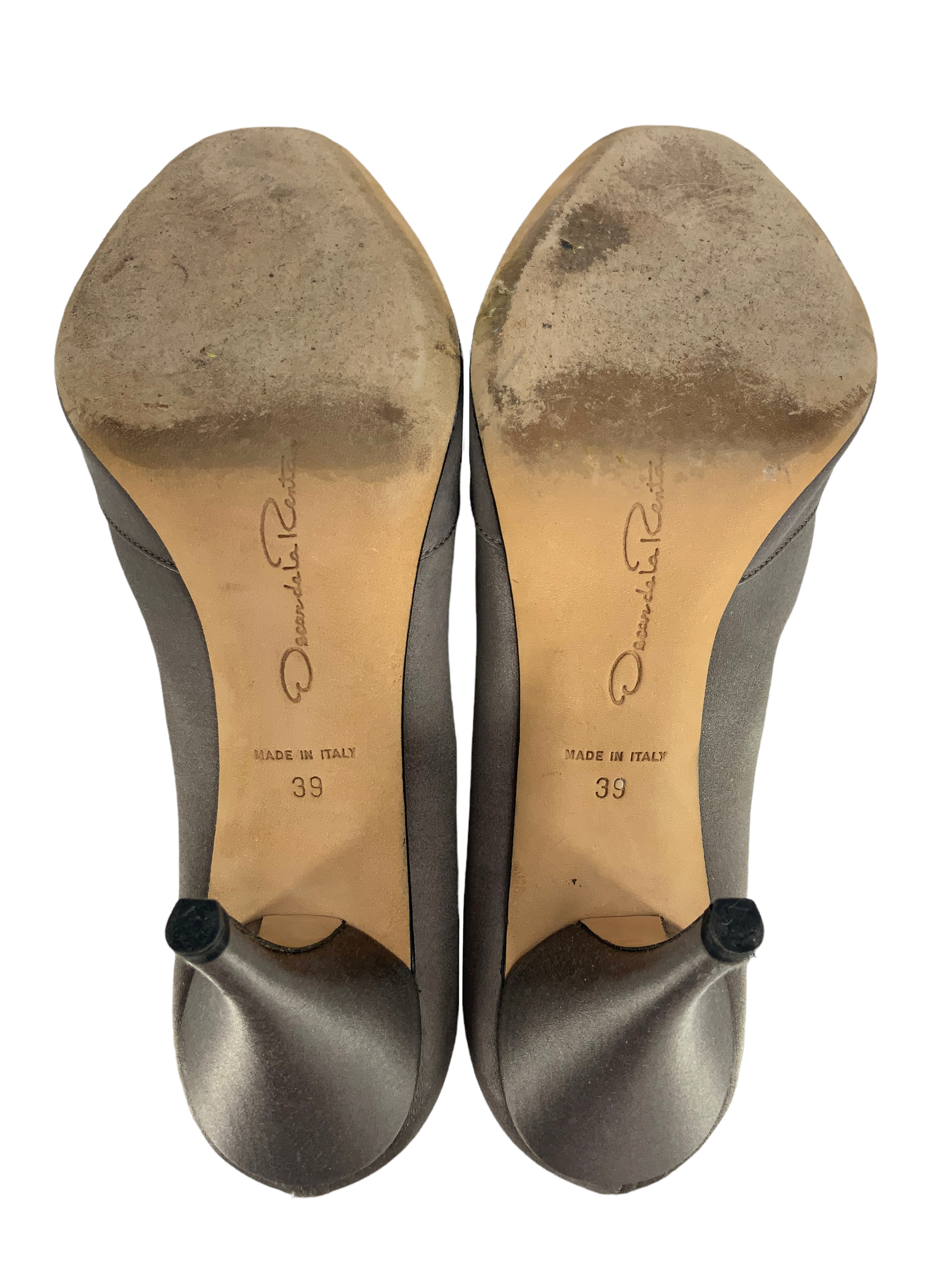 Oscar de la Renta Women's Size 9 Satin Embellished Heel Pumps - Perfect for Weddings, Parties & Special Occasions