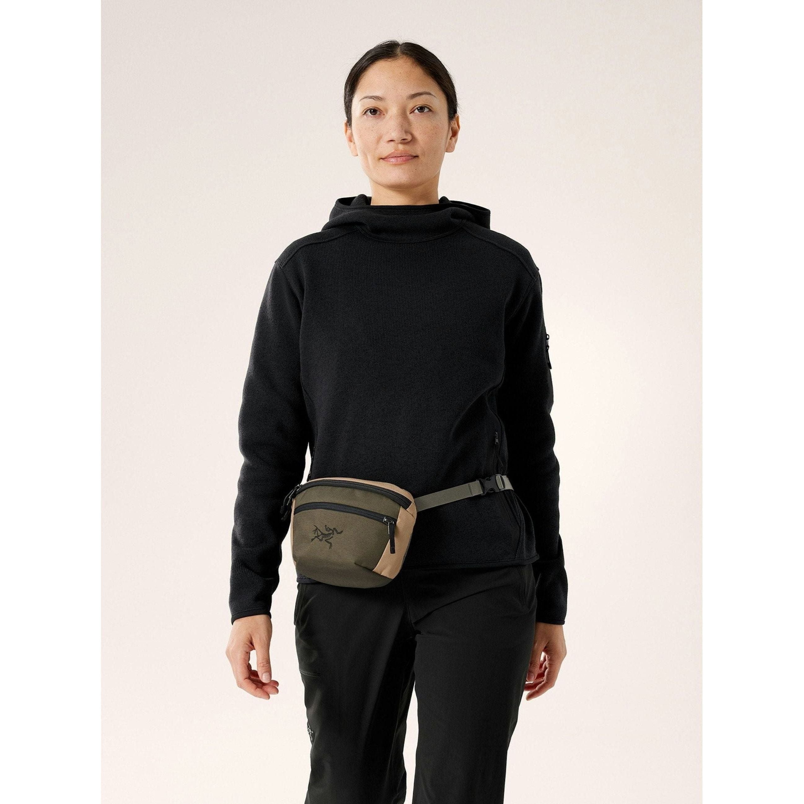 Arc'teryx Mantis 1 Waist Pack - Lightweight & Durable Fanny Pack for Hiking, Travel & Everyday Use | Water-Resistant & Adjustable Belt | Perfect for Outdoor Adventures & Commuting
