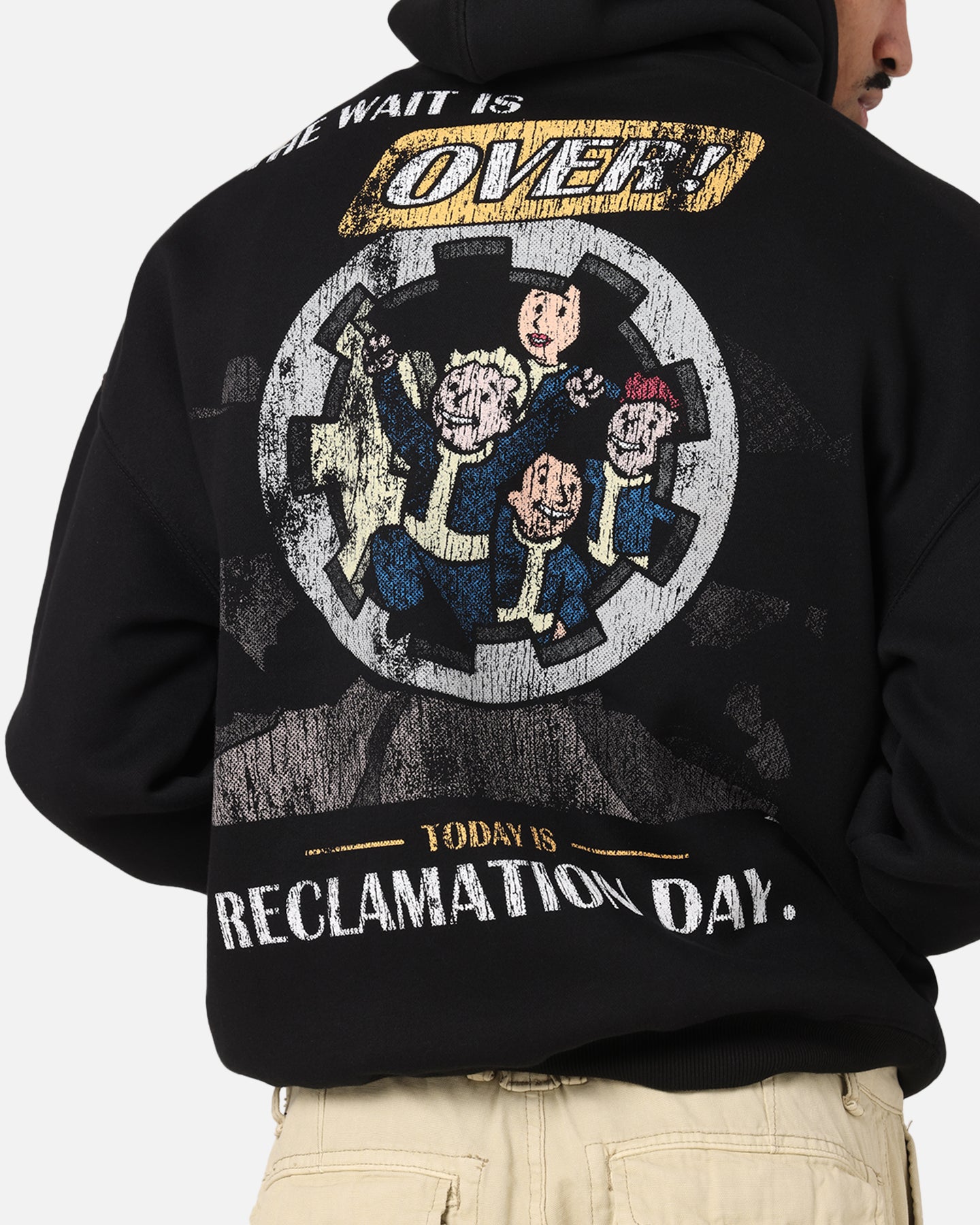 73 Studio X Fallout '76 Premium Black Hoodie - Official Fallout Merchandise for Gaming Fans & Cosplay Enthusiasts