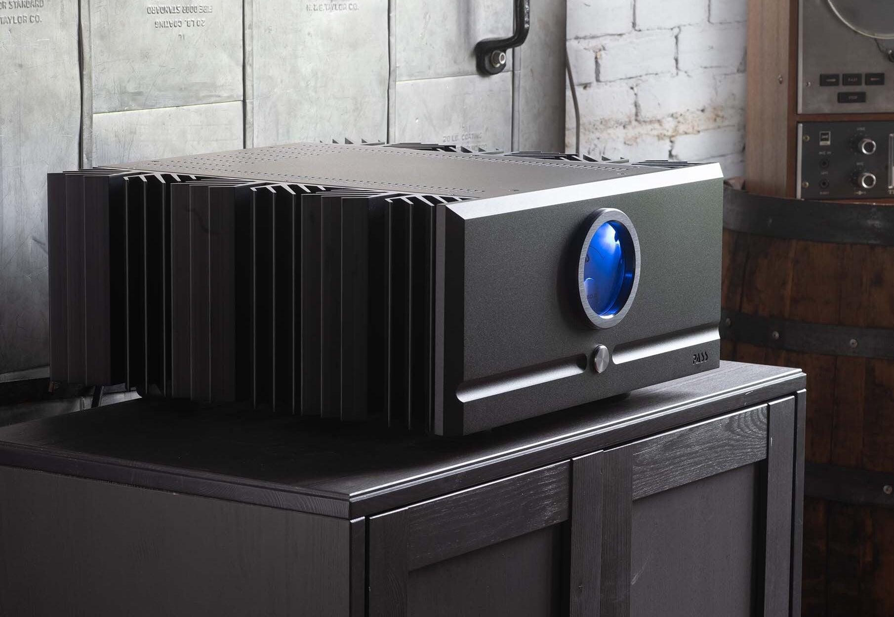 Pass Labs X250.8 High-End Stereo Power Amplifier - 250W x 2 Channels, Class A/B Design for Audiophile Home Theater & Music Listening Systems - Perfect for Hi-Fi Audio Enthusiasts and Professional Studio Setups