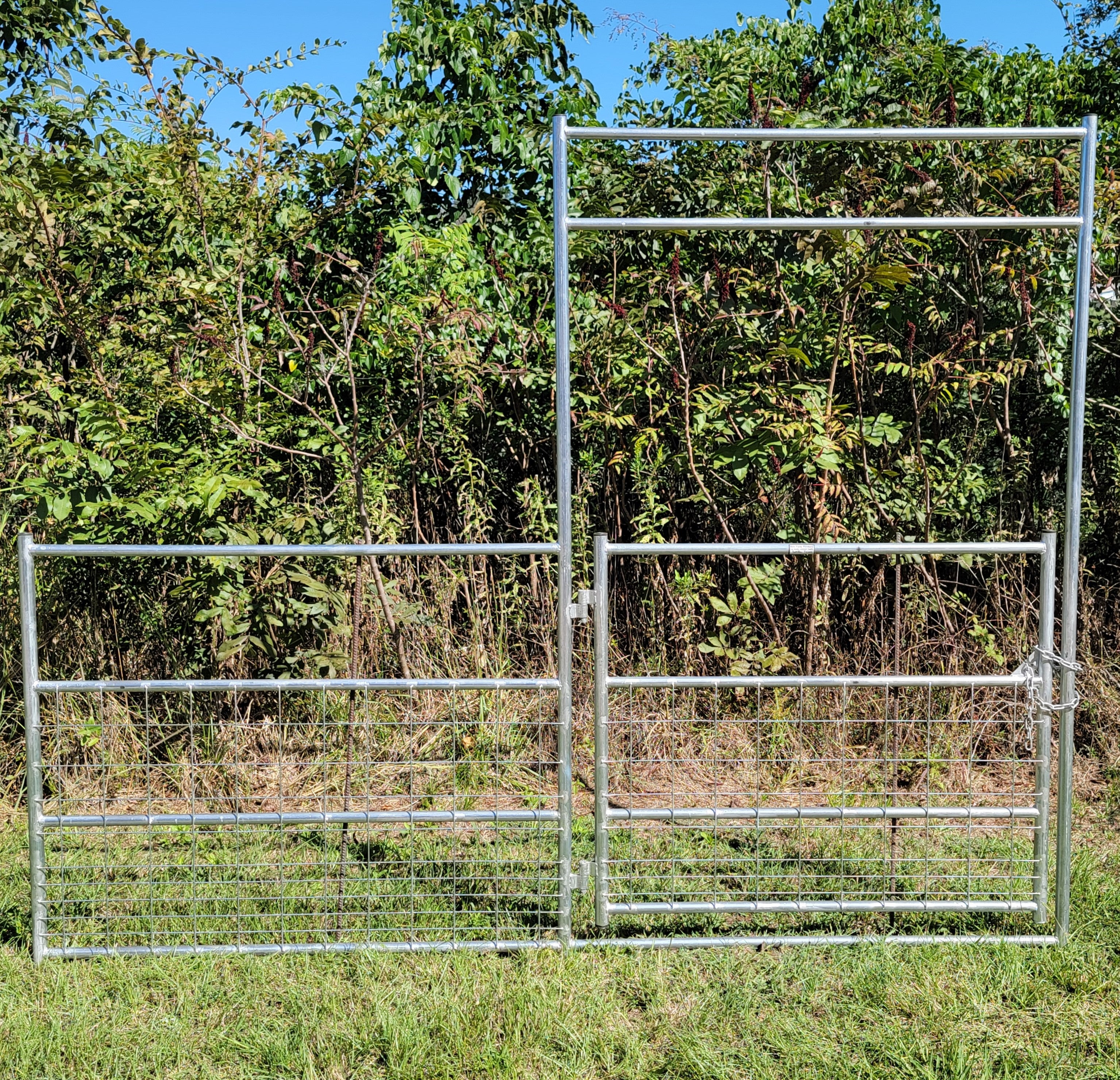 10 Ft Galvanized 4-Rail Livestock Fence Panel with Mesh Gate - Durable Small Animal Enclosure for Goats, Sheep & Pigs - Perfect for Farm, Ranch & Backyard Livestock Containment