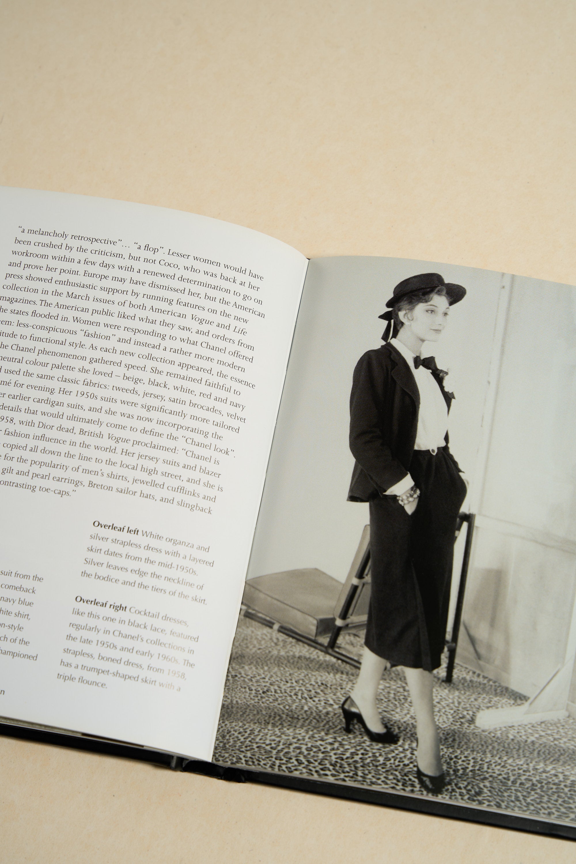 The Little Book of Chanel - Fashion History & Iconic Designs | Perfect for Fashion Lovers, Coffee Table Decor & Gift Ideas