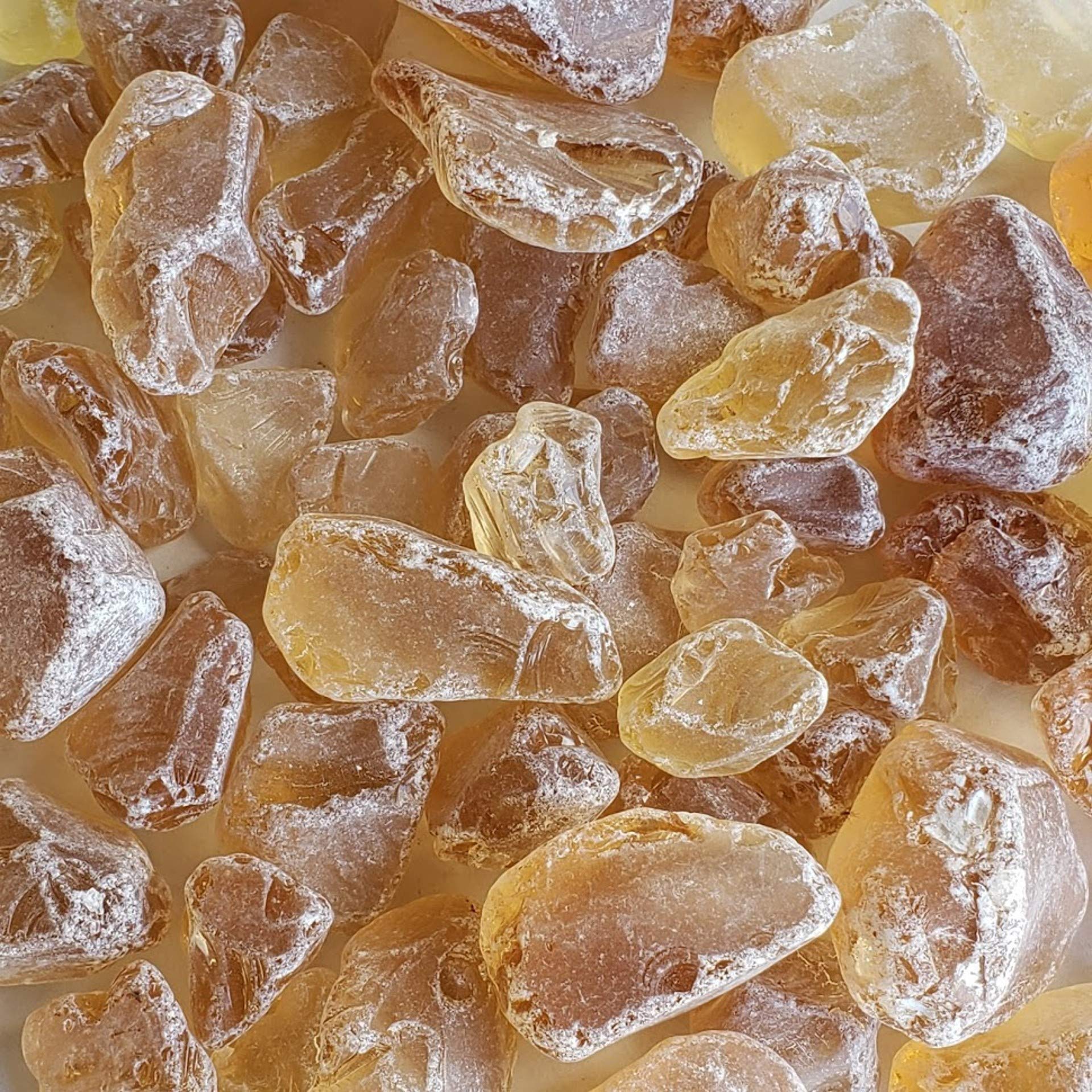 Natural Sea Glass Chunks for Home Decor, DIY Crafts, Vase Filler & Aquarium Gravel - 15.5 oz Light Frost Amber - Perfect for Beach-Themed Weddings, Zen Gardens & Coastal Interior Design