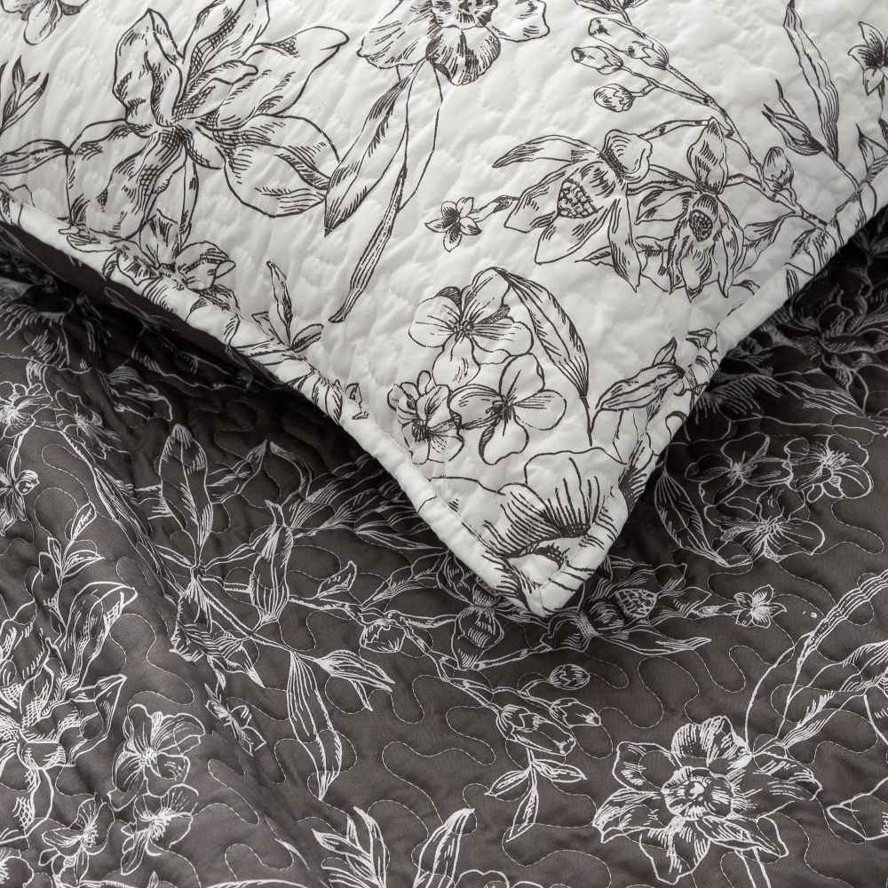 Floral Reversible 3-Piece Quilt Set - Soft Bedding for Cozy Bedroom Decor | Perfect for Master Bedroom, Guest Room & Dorm