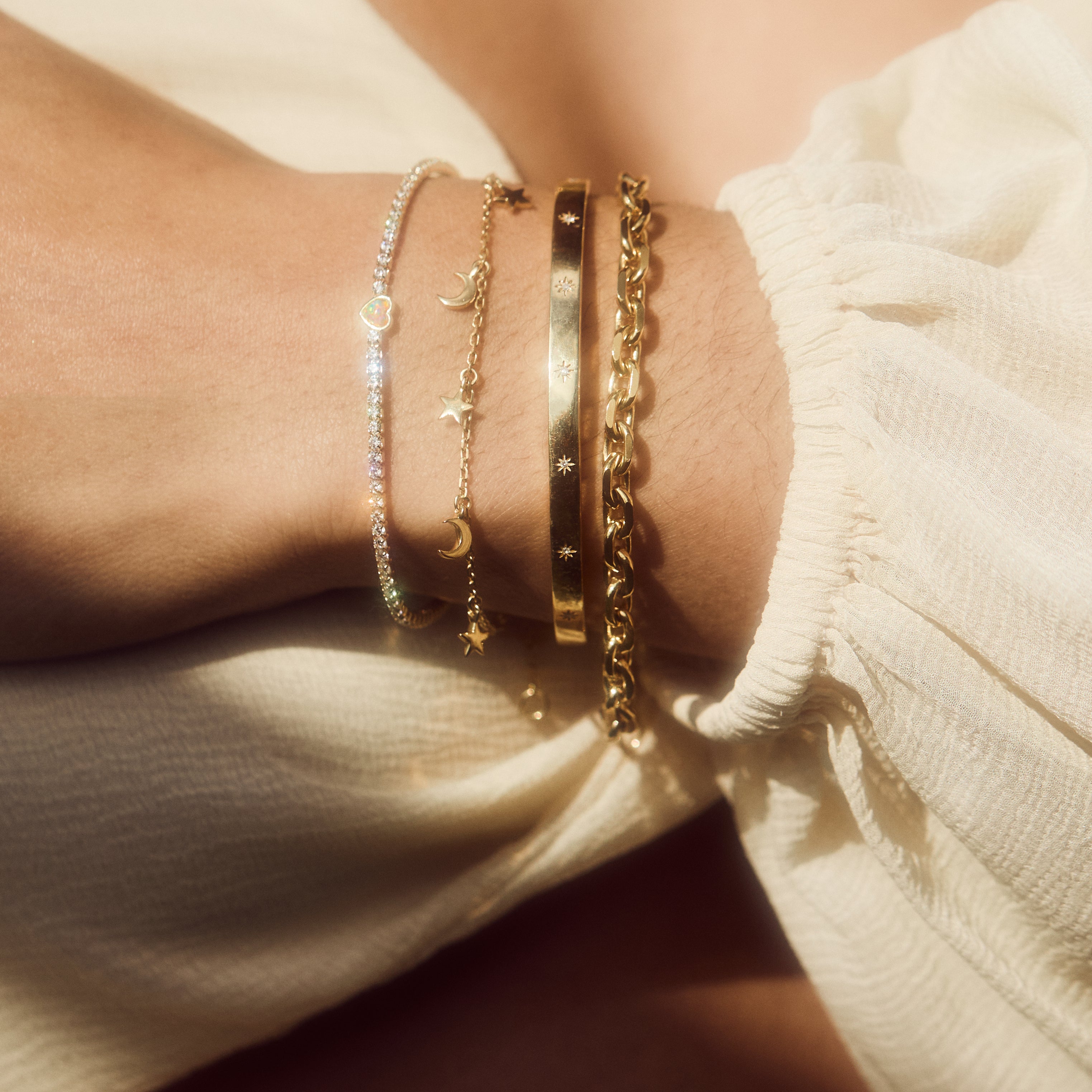 Athena Chain Bracelet for Women - Elegant Gold & Silver Adjustable Link Bracelet - Perfect for Daily Wear, Parties & Gifts
