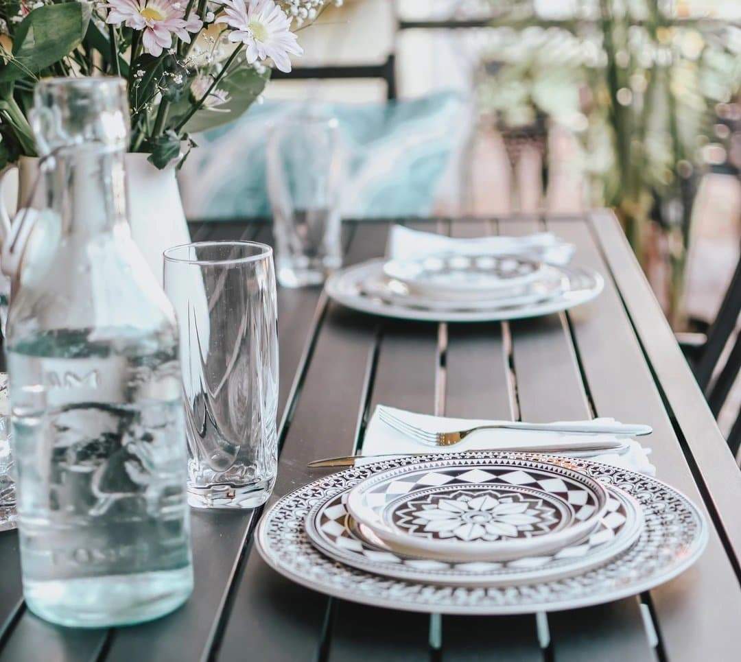 Elegant Black and White Porcelain Dinner Plate Set - Premium Ceramic Plates for Formal Dining, Wedding, and Holiday Gatherings - Dishwasher & Microwave Safe
