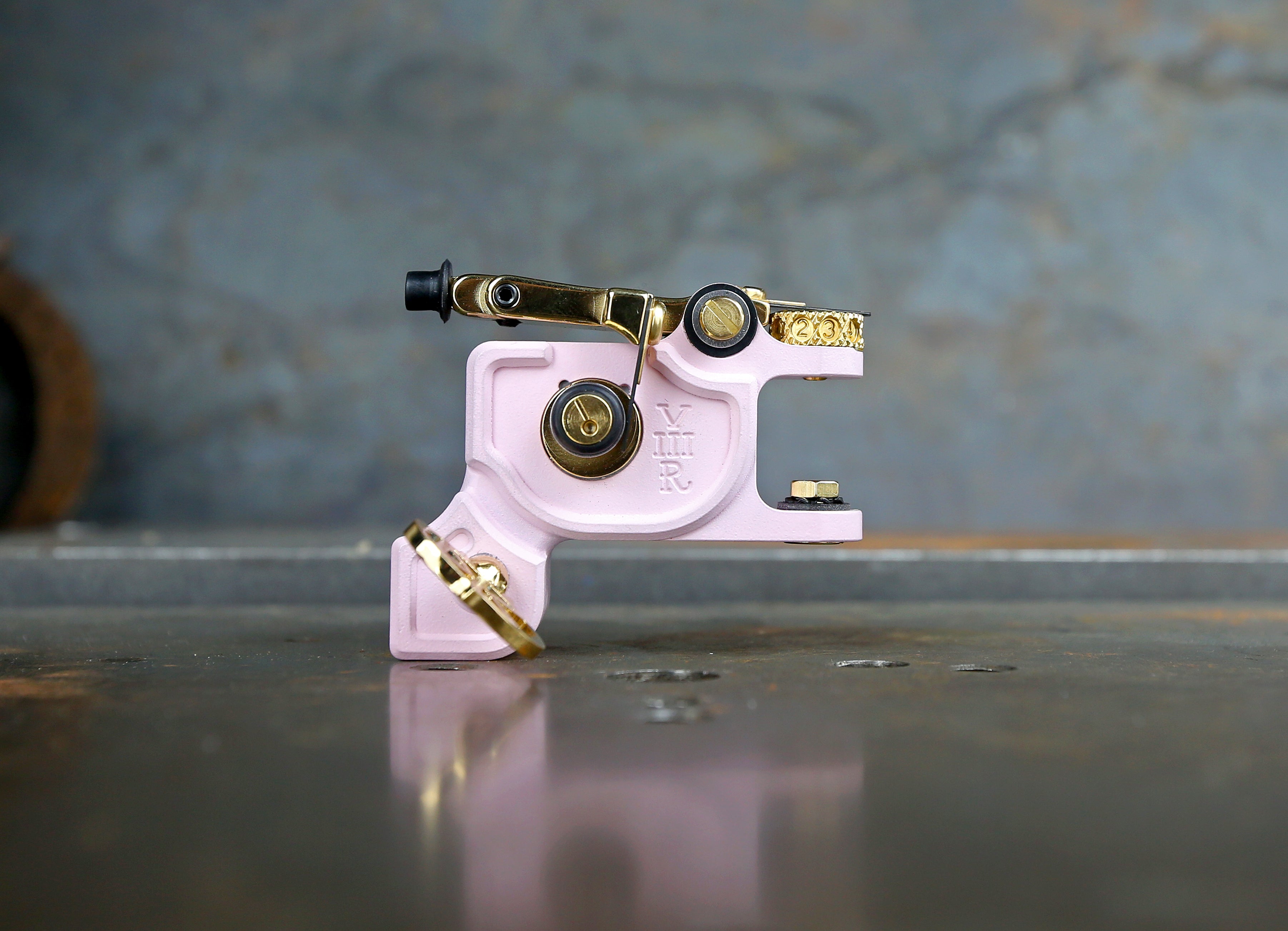 Limited Edition Dan Kubin Pink & Gold V3R Sidewinder - Premium Collectible Knife for Outdoor Enthusiasts & EDC Lovers | Perfect for Camping, Hiking & Everyday Carry