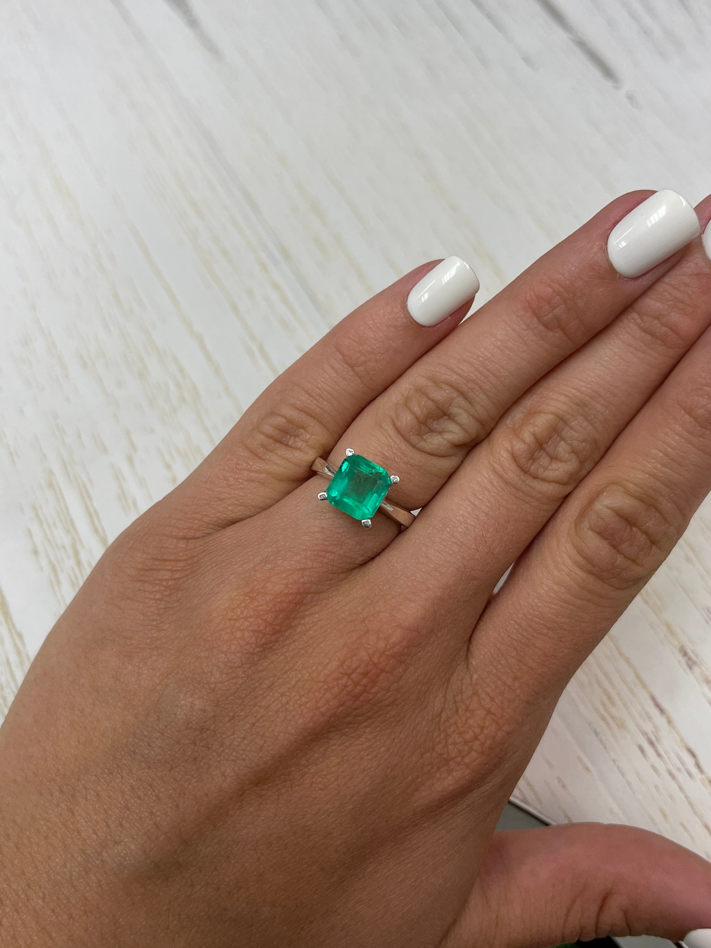 14K Gold Three Stone 2.81 Carat Medium Green Natural Colombian Loose Emerald - Emerald Cut Gemstone for Engagement Rings & Fine Jewelry Making