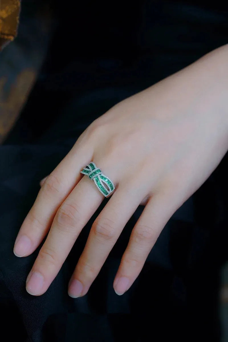 18K White Gold Cross Design Diamond & Emerald Ring for Women - Elegant Wedding & Engagement Jewelry - Perfect for Bridal, Anniversary, and Special Occasion Gifts
