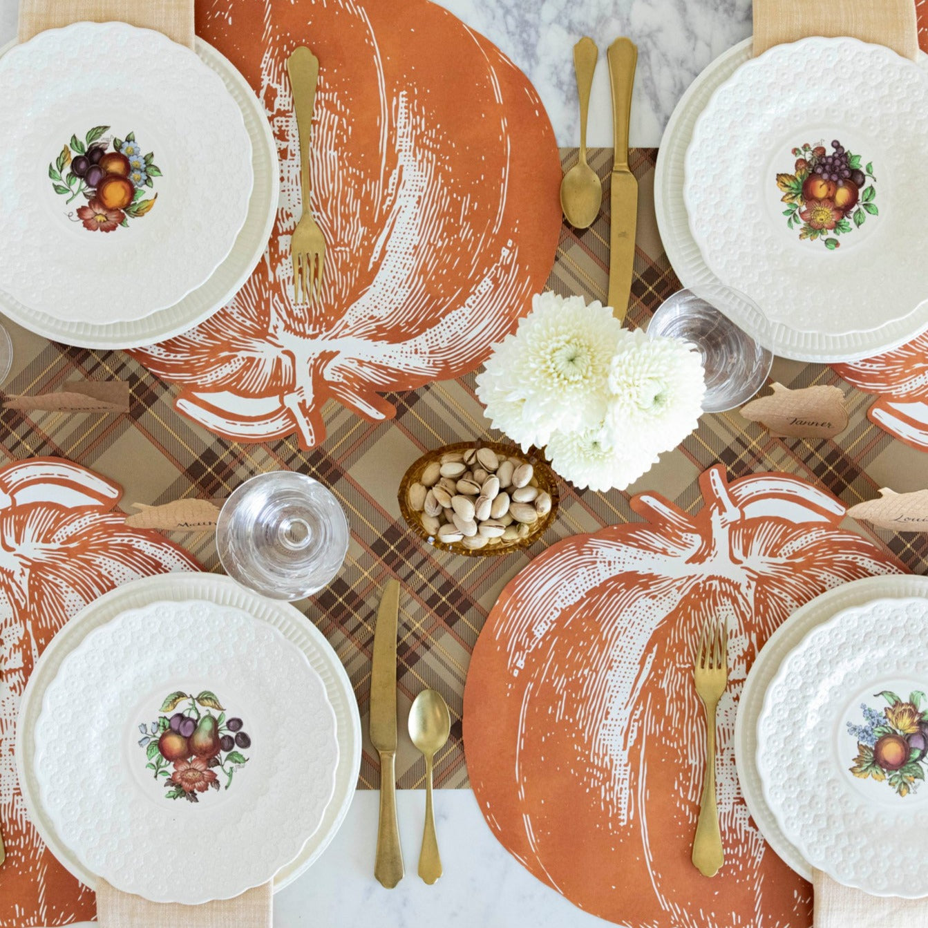 Stylish Autumn Plaid Table Runner - Perfect for Fall Dining Decor, Thanksgiving, and Seasonal Home Styling