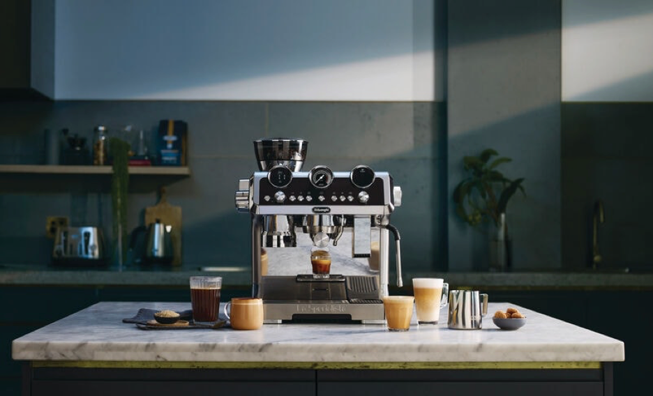 De'Longhi La Specialista Maestro EC9665M Espresso Machine - Professional Barista-Grade Coffee Maker for Home Use | Perfect for Latte, Cappuccino & Espresso Lovers
