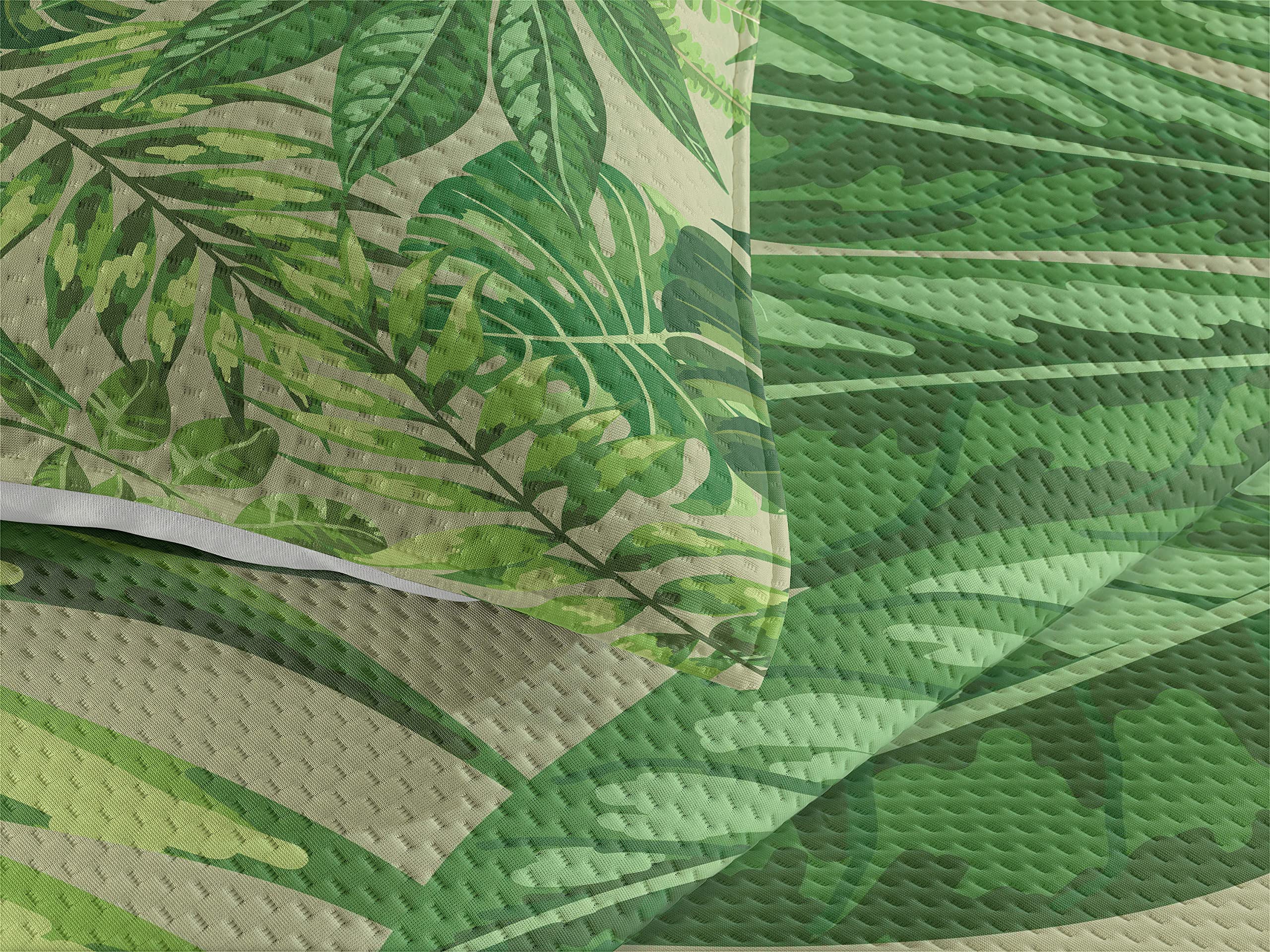 Ambesonne King Size 3-Piece Quilted Bedspread Set with 2 Pillow Shams - Exotic Tropical Leaf Pattern in Fern Green, Apple Green & Beige - Jungle Themed Bedding for Hawaii/Tropical Decor, Guest Room or Master Bedroom