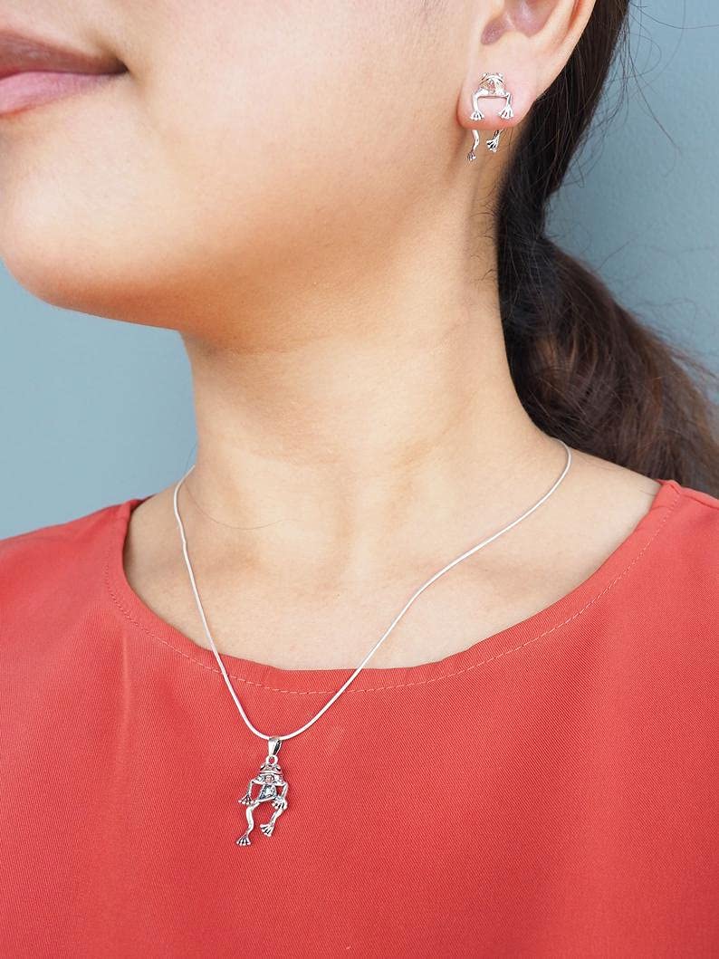 2 Pcs Vintage Silver Frog Earrings - Cute Animal Dangle Post Earrings for Women & Girls - Perfect for Casual Wear, Parties & Gifts
