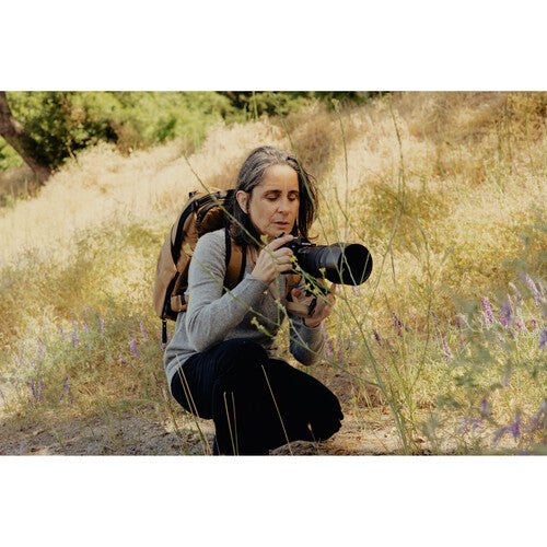Peak Design Everyday Backpack 20L V2 - Durable Camera Backpack for Photographers & Travel, Water-Resistant Coyote Brown, Perfect for Hiking, Commuting & Urban Exploration