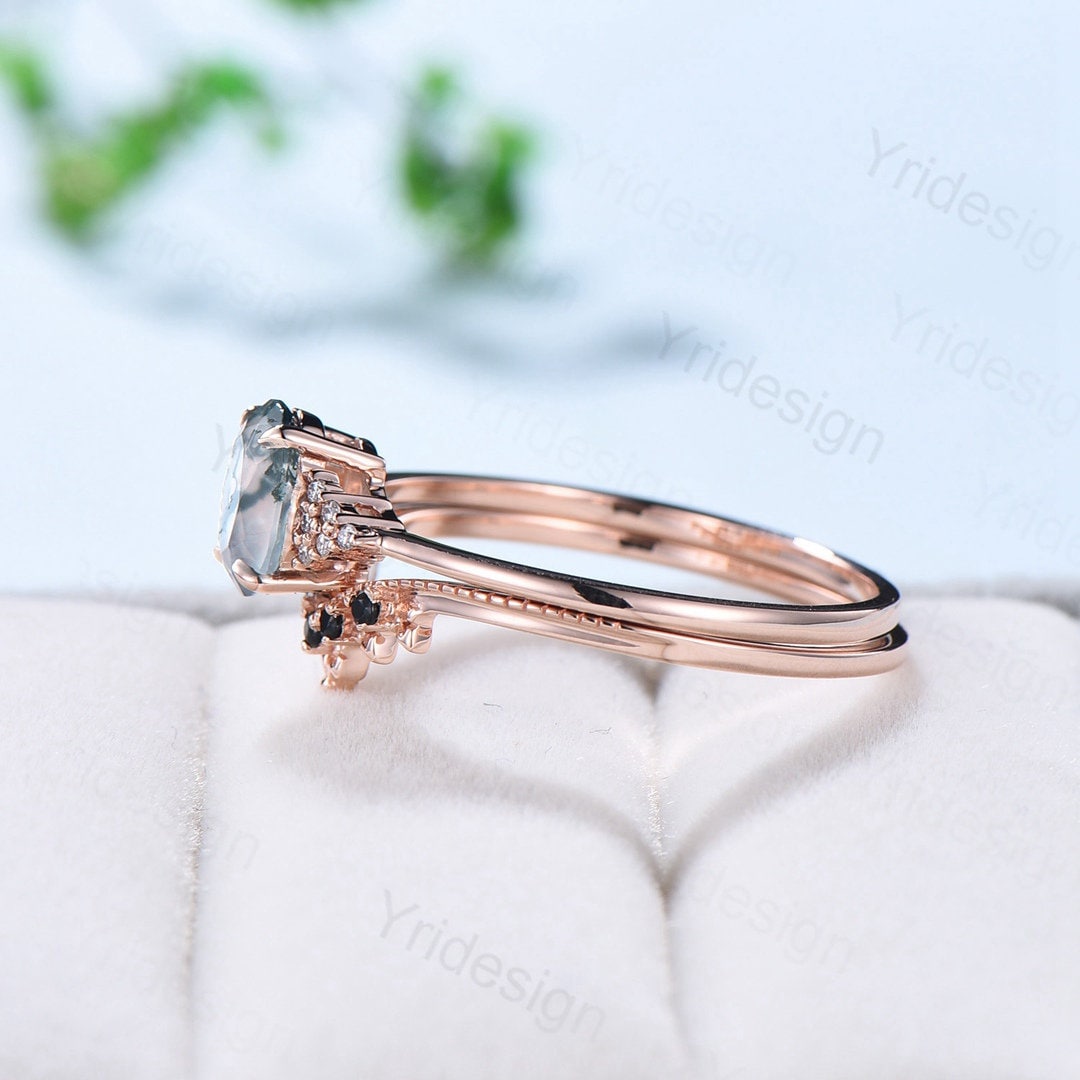 Oval Moss Agate Engagement Ring Set with Moissanite Cluster – Vintage Aquatic Agate Wedding Band & Black Spinel Stacking Ring for Women | Perfect for Promises, Anniversaries, and Boho Bridal Jewelry