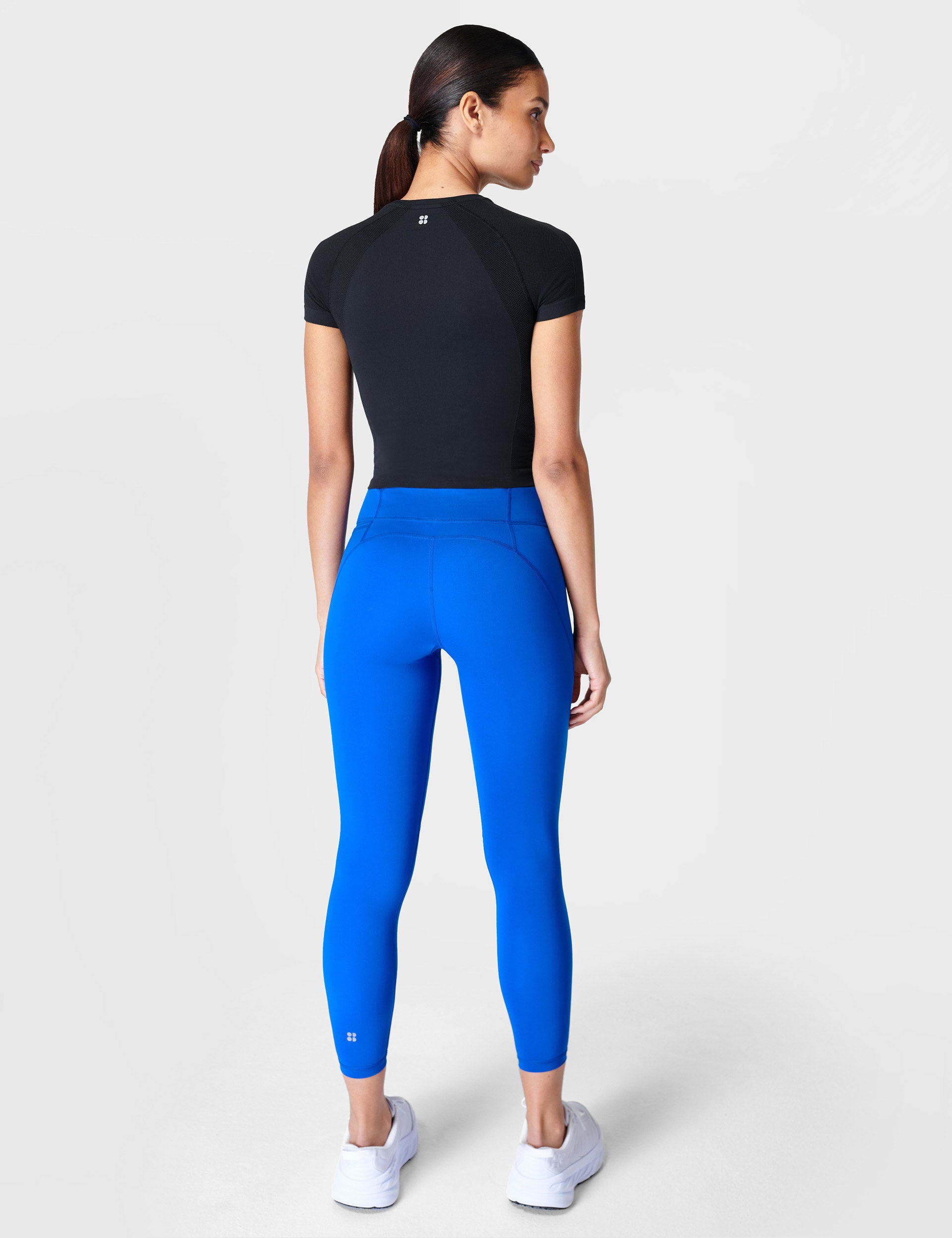 Seamless Gym Crop Top for Women - High Performance Workout Shirt - Black - Perfect for Yoga, Running & Fitness Training
