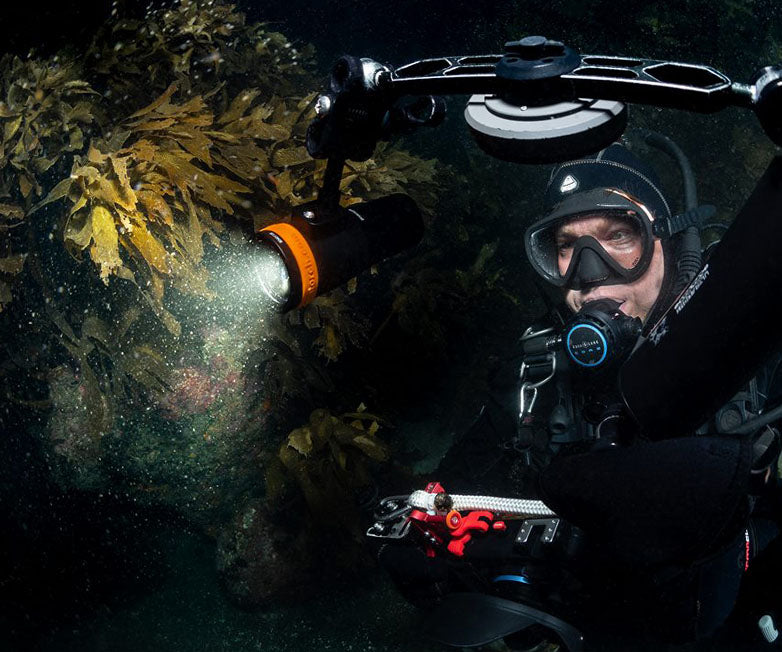 Orcatorch D910V 5000 Lumens Professional Underwater Dive Light - Scuba Diving, Night Fishing & Cave Exploration Torch