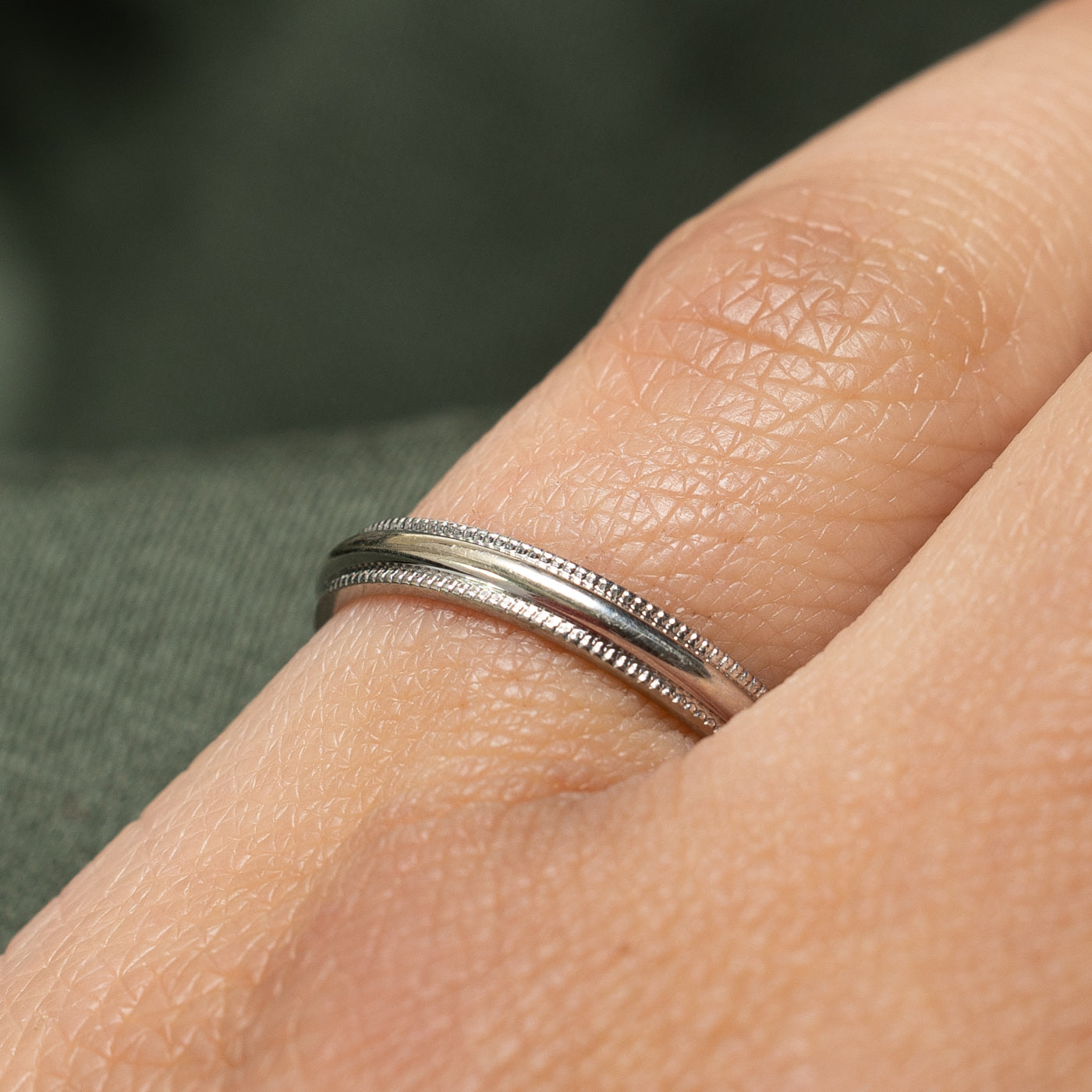 18K White Gold Milgrain Wedding Band Ring for Women - 2.6mm Wide, Size 5.5 - Elegant Bridal Jewelry for Engagement, Anniversary & Special Occasions