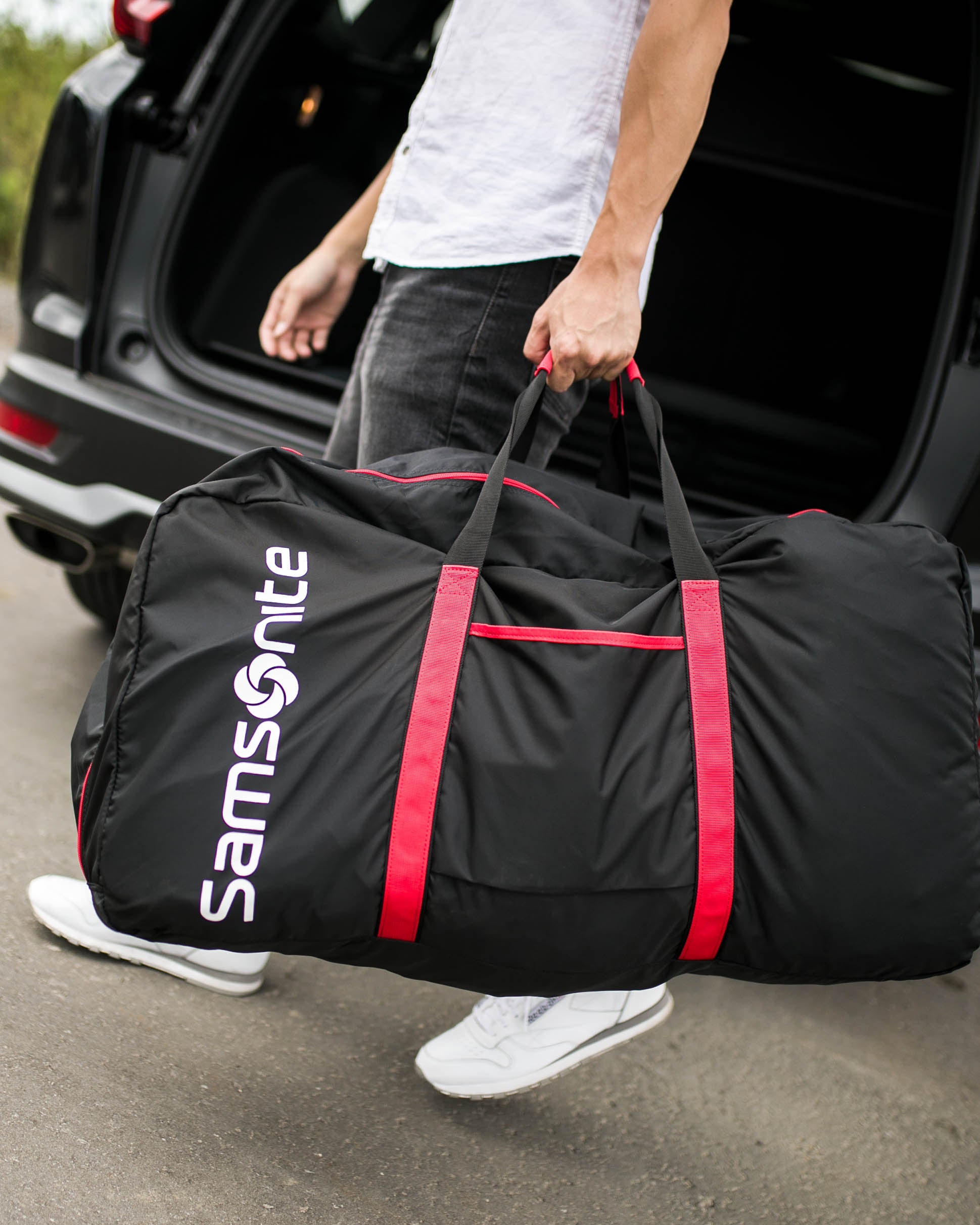 Samsonite Tote A Ton 33 Inch Large Duffle Bag for Travel, Gym & Sports - Lightweight & Durable Carry-On Luggage for Men & Women