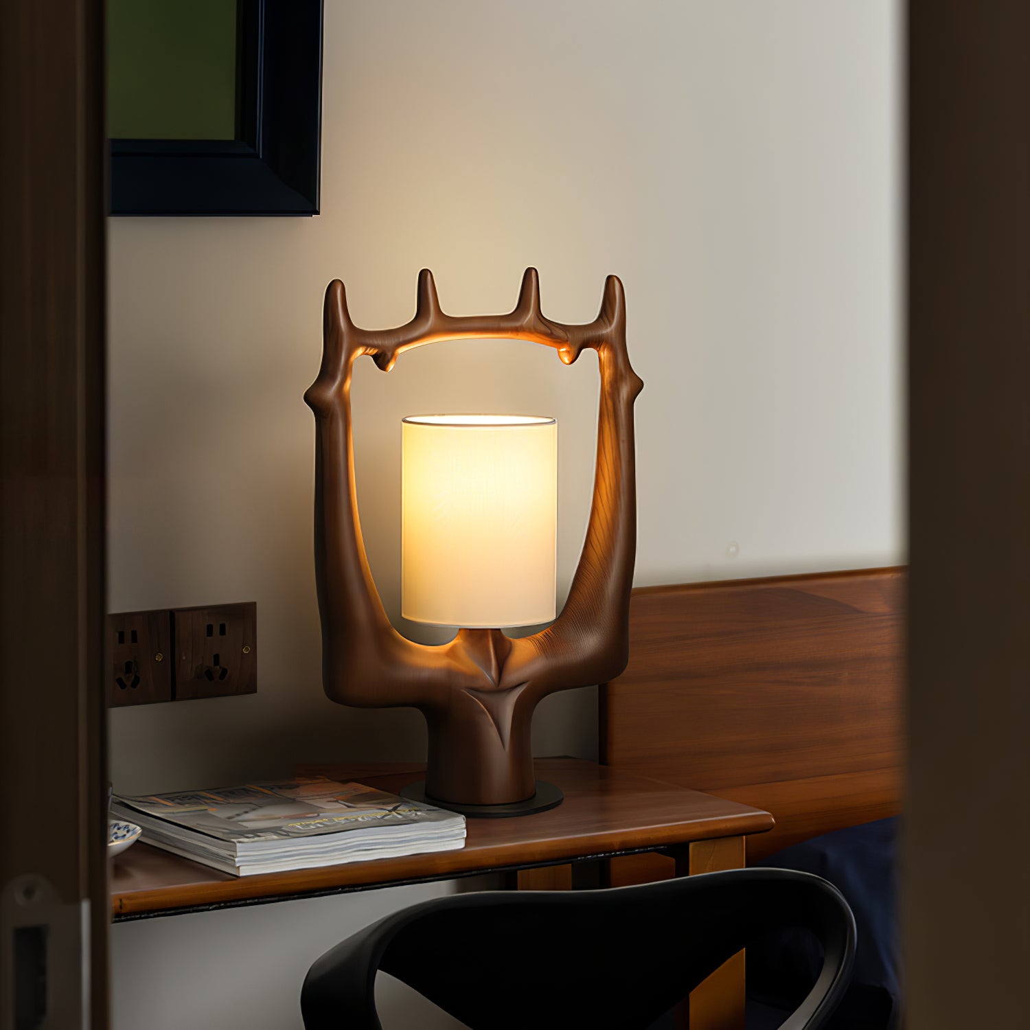 Antler Ring Table Lamp - Rustic Deer Horn Nightstand Light for Bedroom, Living Room, or Cabin Decor - Perfect for Farmhouse, Lodge & Hunting Cabin Ambience