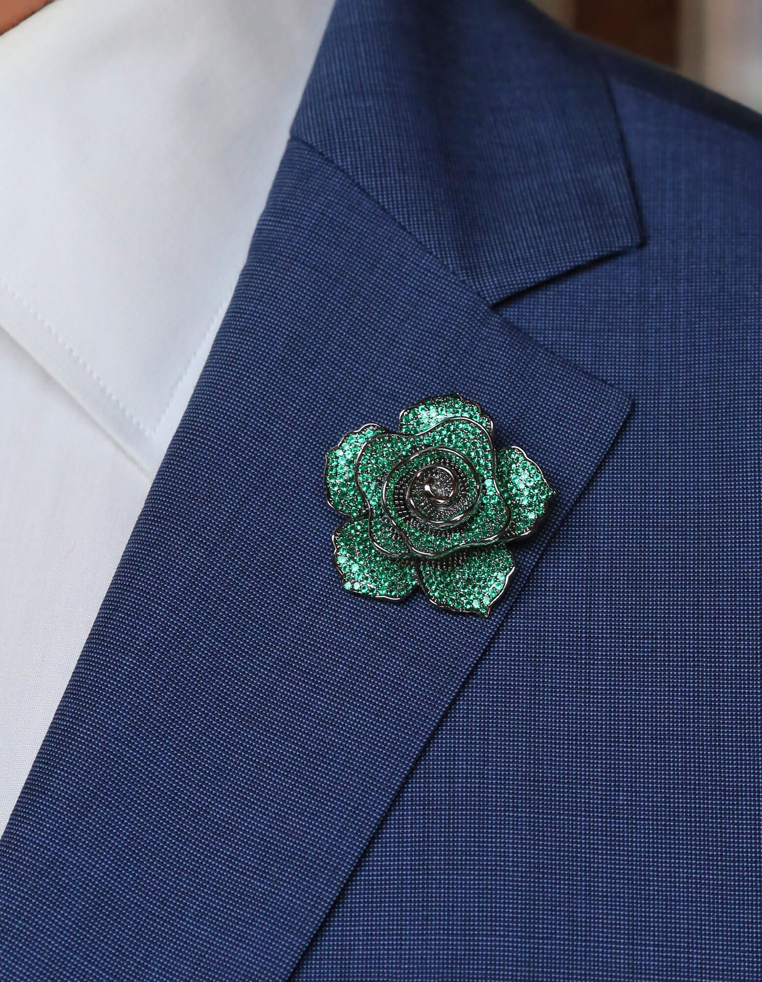 Rose Zircon Lapel Pin - Elegant Green Crystal Brooch for Women, Perfect for Suits, Blazers, Dresses & Formal Occasions