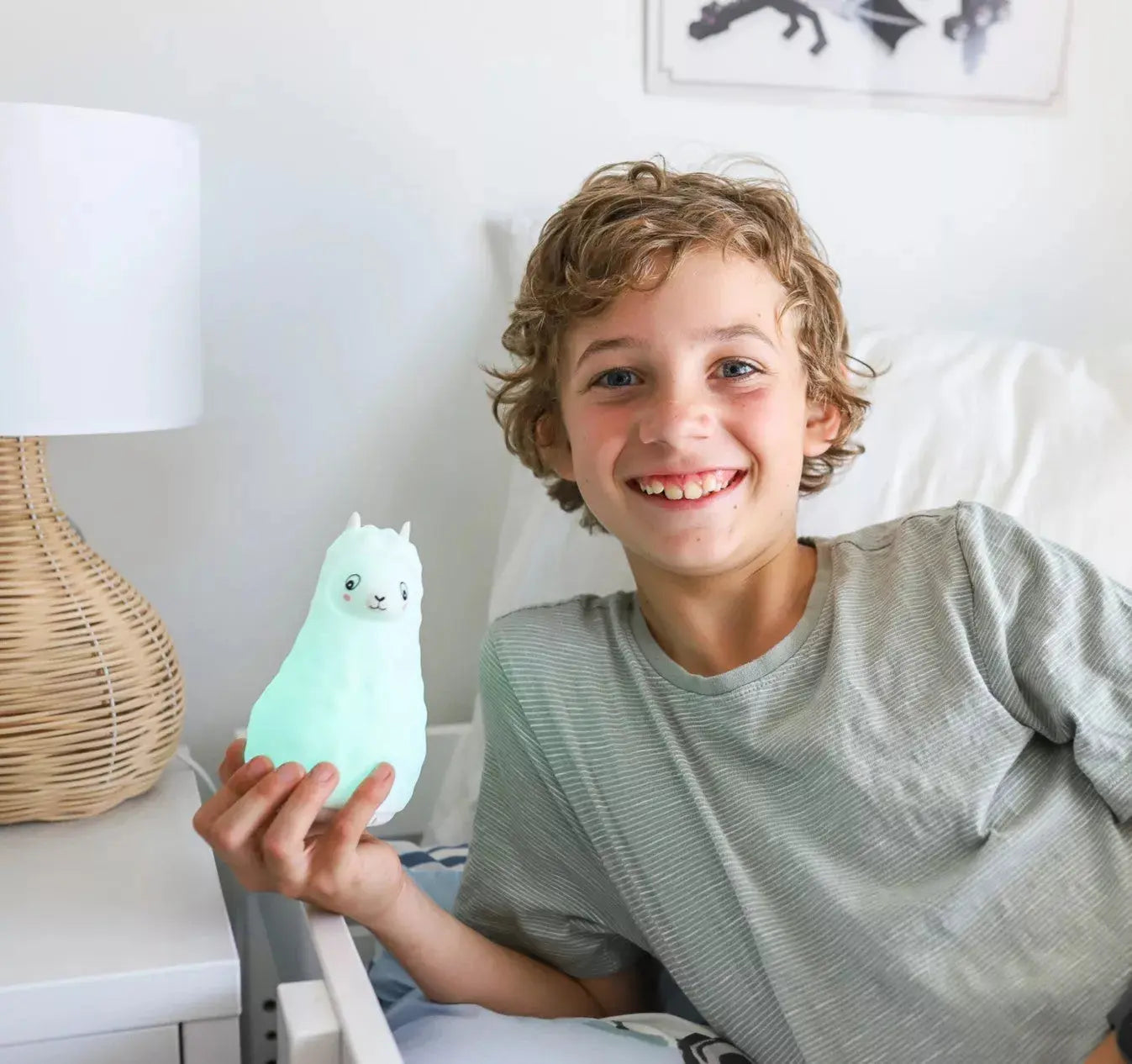 Duski Dream Guardian: Cute Llama Plush Toy for Kids & Adults - Perfect for Bedroom Decor, Gifts, and Stress Relief
