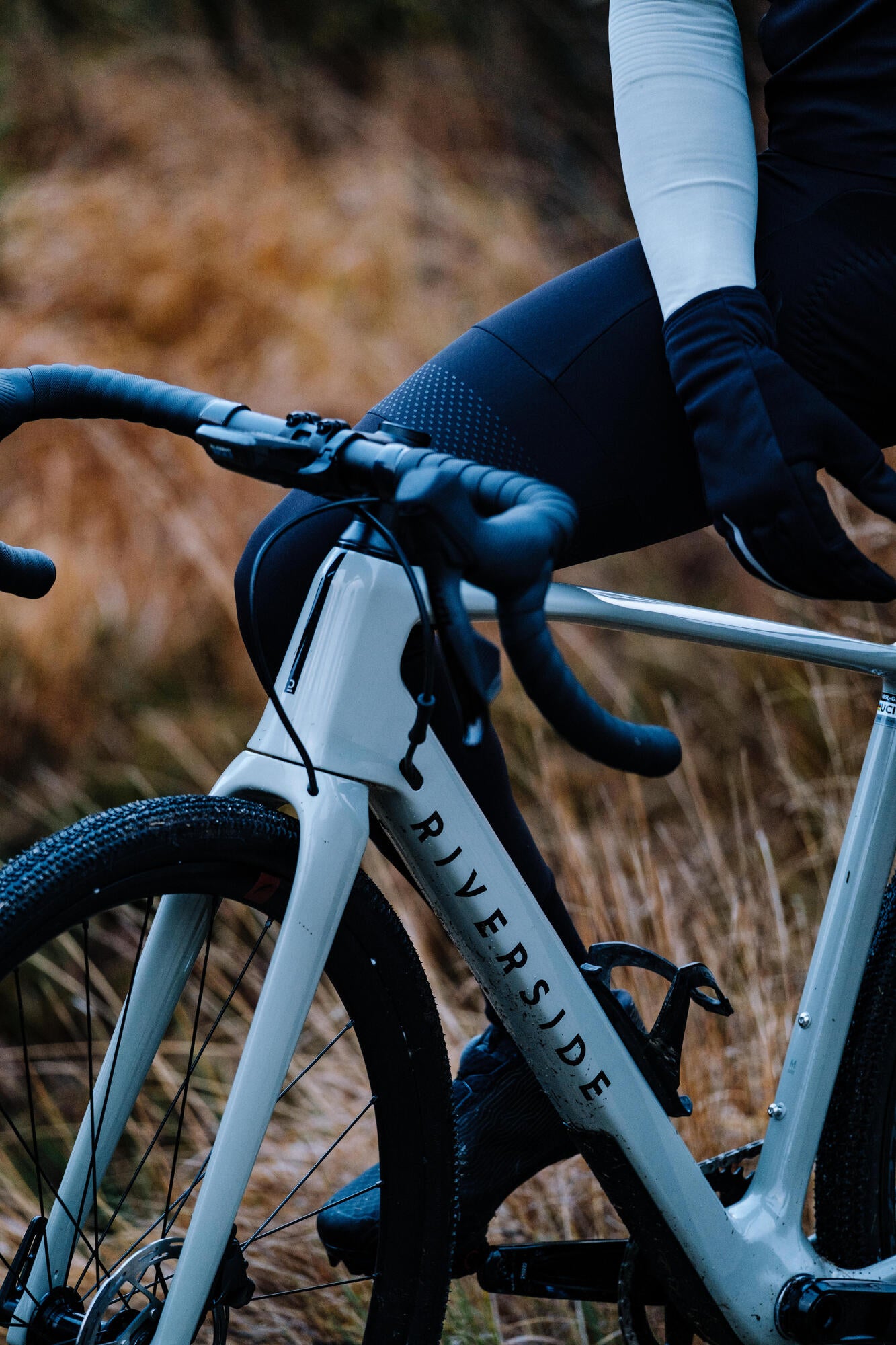 SRAM Force AXS Carbon Gravel Bike - Reynolds Wheels | Lightweight & Durable for Off-Road Adventures & Commuting