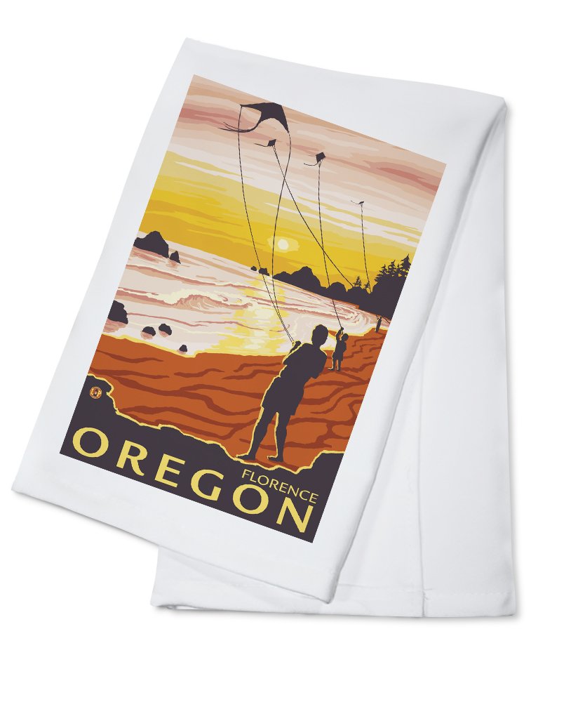 100% Cotton Tea Towel - Florence Oregon Beach & Kites Design - Decorative Hand Towel for Kitchen, Home Decor | Perfect for Beach Houses, Coastal Themed Kitchens & Gift Giving