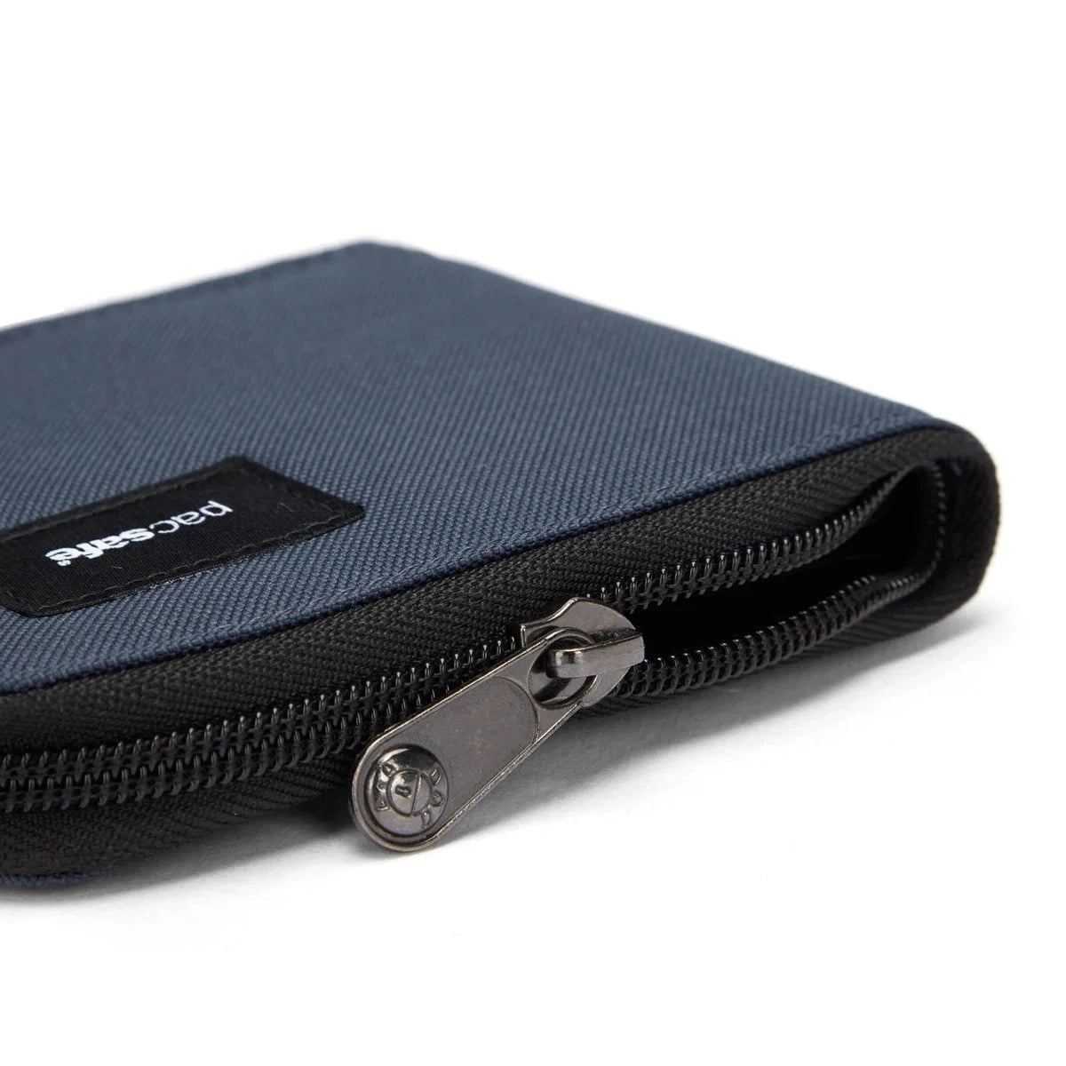 Pacsafe RFIDsafe™ RFID Blocking Zip Around Wallet - Secure Travel & Everyday Use for Credit Cards, Passport & Cash - Anti-Theft Protection for Commuting, Shopping & Vacations