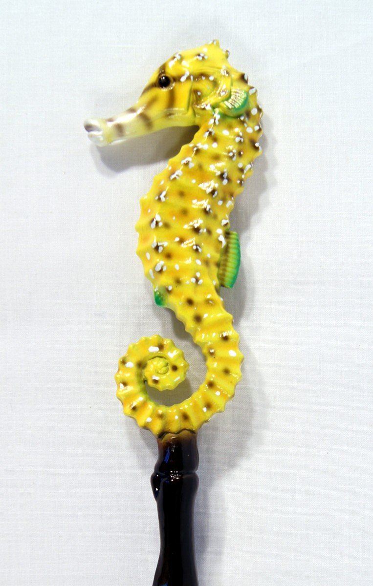 Hand Painted 18 Inch Wooden Back Scratcher - Brown Seahorse & Bird Design for Itch Relief | Perfect for Home, Office & Travel Use