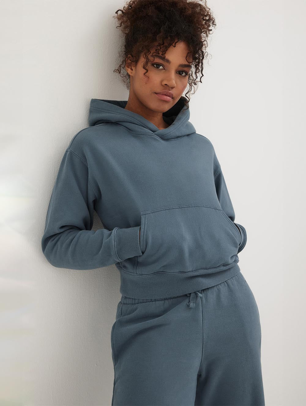 Women's Eco-Friendly Fleece Cropped Hoodie - Soft Sustainable Pullover for Casual Wear & Outdoor Activities