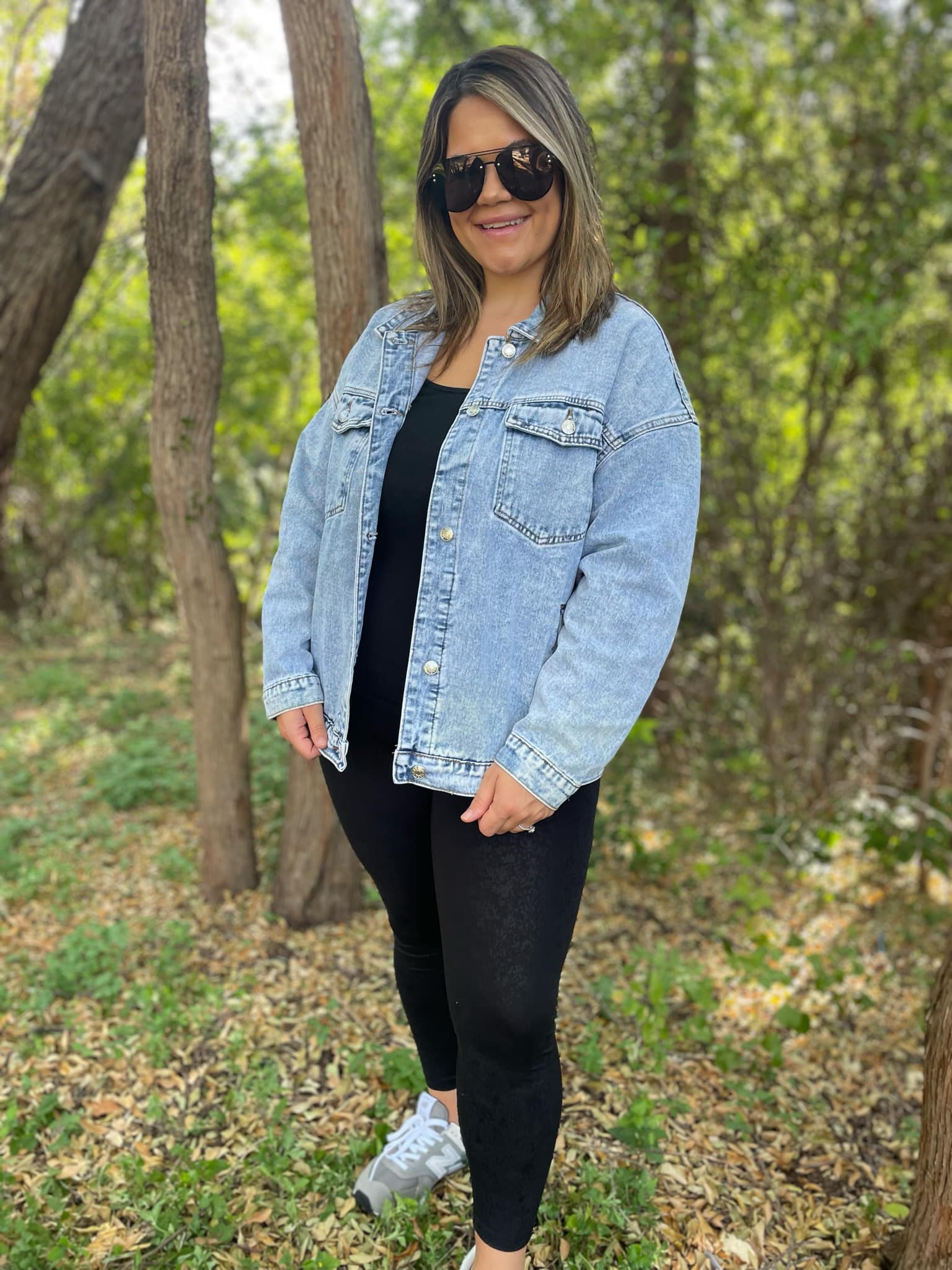 Stylish Light Wash Denim Jacket for Women & Men | Vintage Distressed Denim Coat | Perfect for Casual Outfits, Spring Layering & Streetwear Fashion