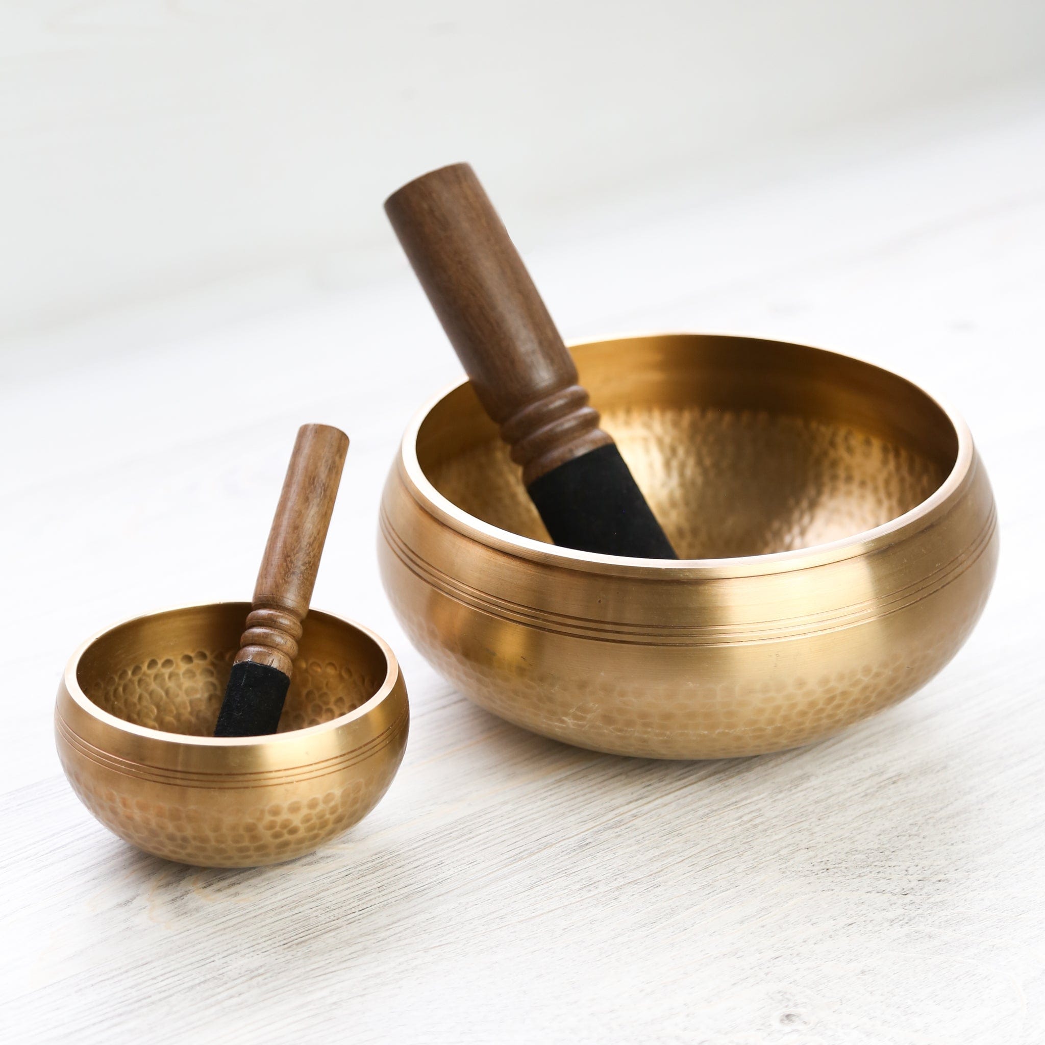 Hand Hammered Tibetan Singing Bowl Set - Meditation & Healing Sound Therapy for Yoga, Mindfulness & Relaxation - Perfect for Home, Spa & Studio Use