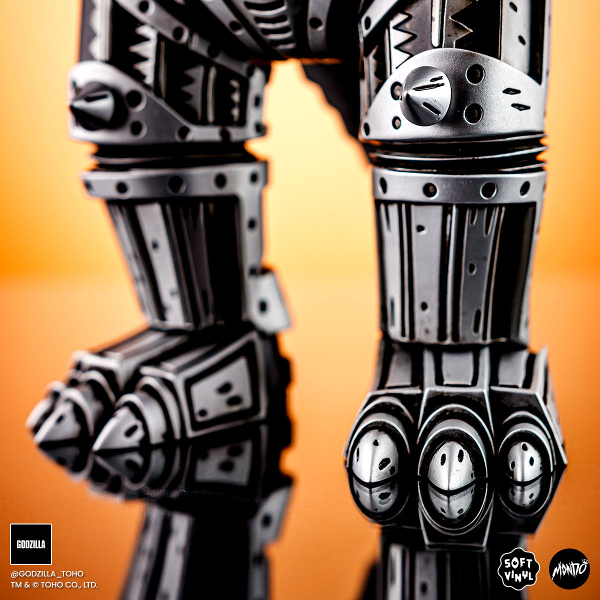 Mechagodzilla Vinyl Designer Figure by Attack Peter - Silver Variant Limited Edition Collectible Toy for Anime & Kaiju Fans - Perfect for Display, Gifts, and Action Figure Collections