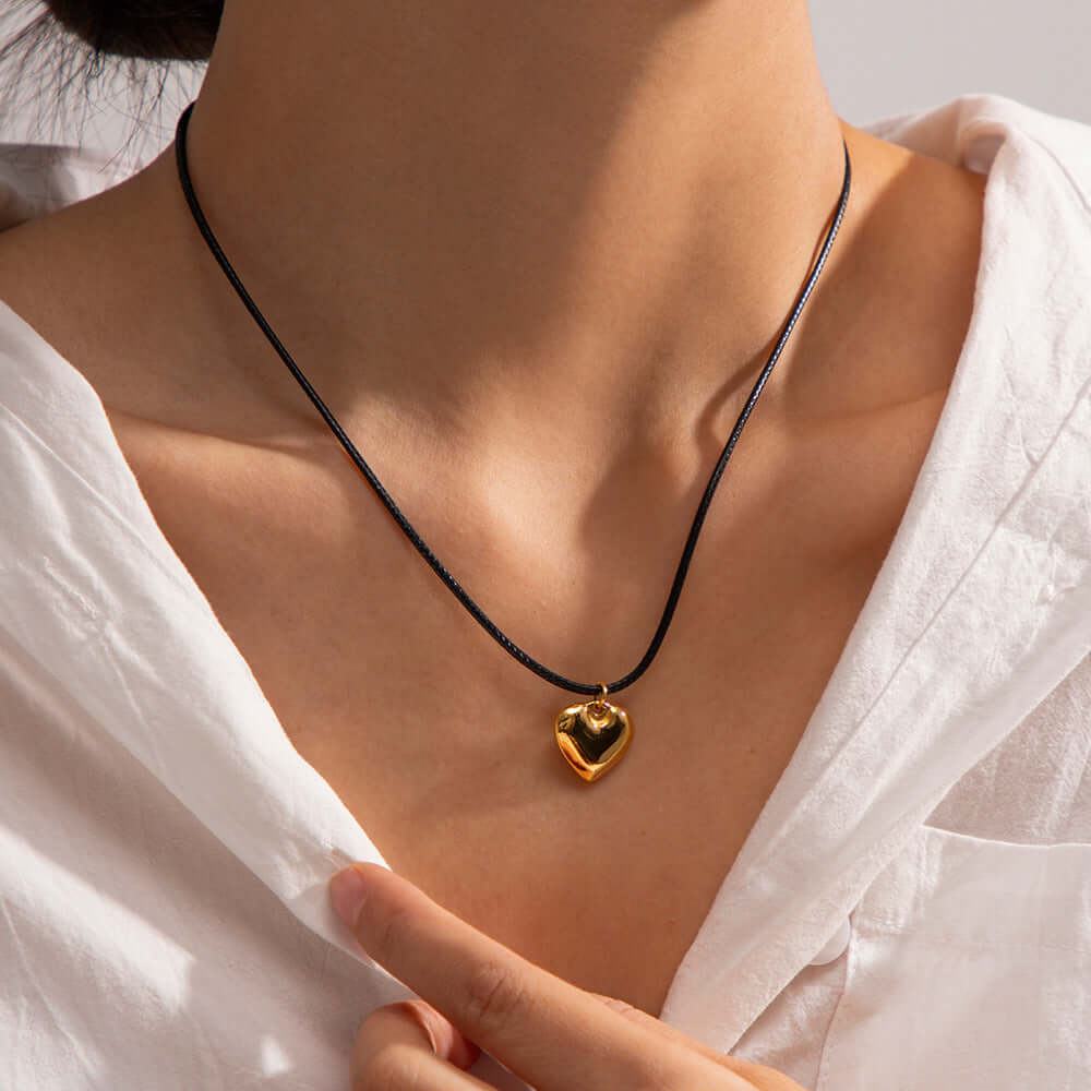 Elegant Black Cord Heart Pendant Necklace in Silver & Gold | Perfect for Valentine's Day Gifts, Anniversary Presents & Romantic Occasions | JDN009