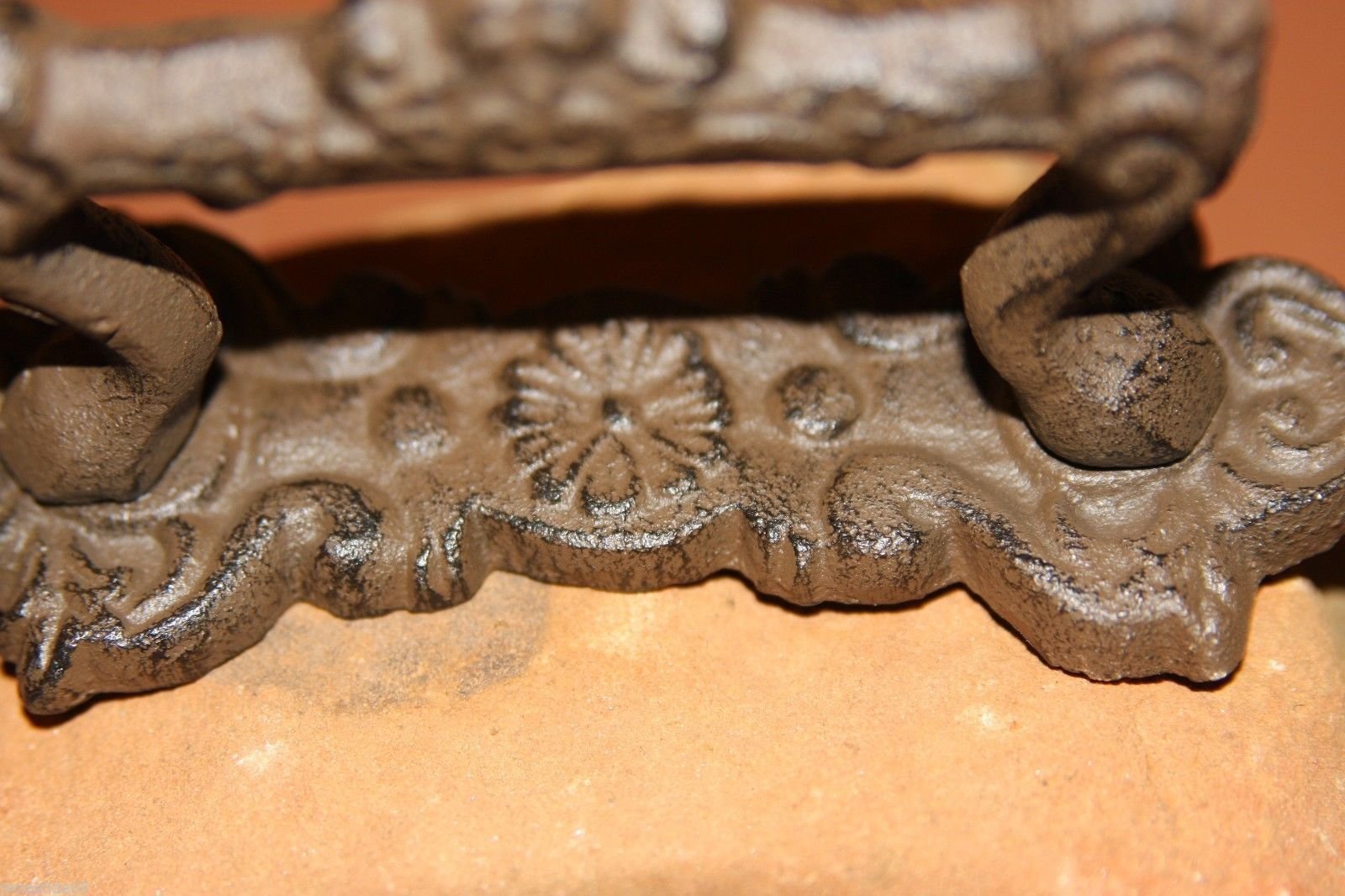 Mission Style Kitchen Cabinet Pulls - Set of 4, Cast Iron for Home Decor