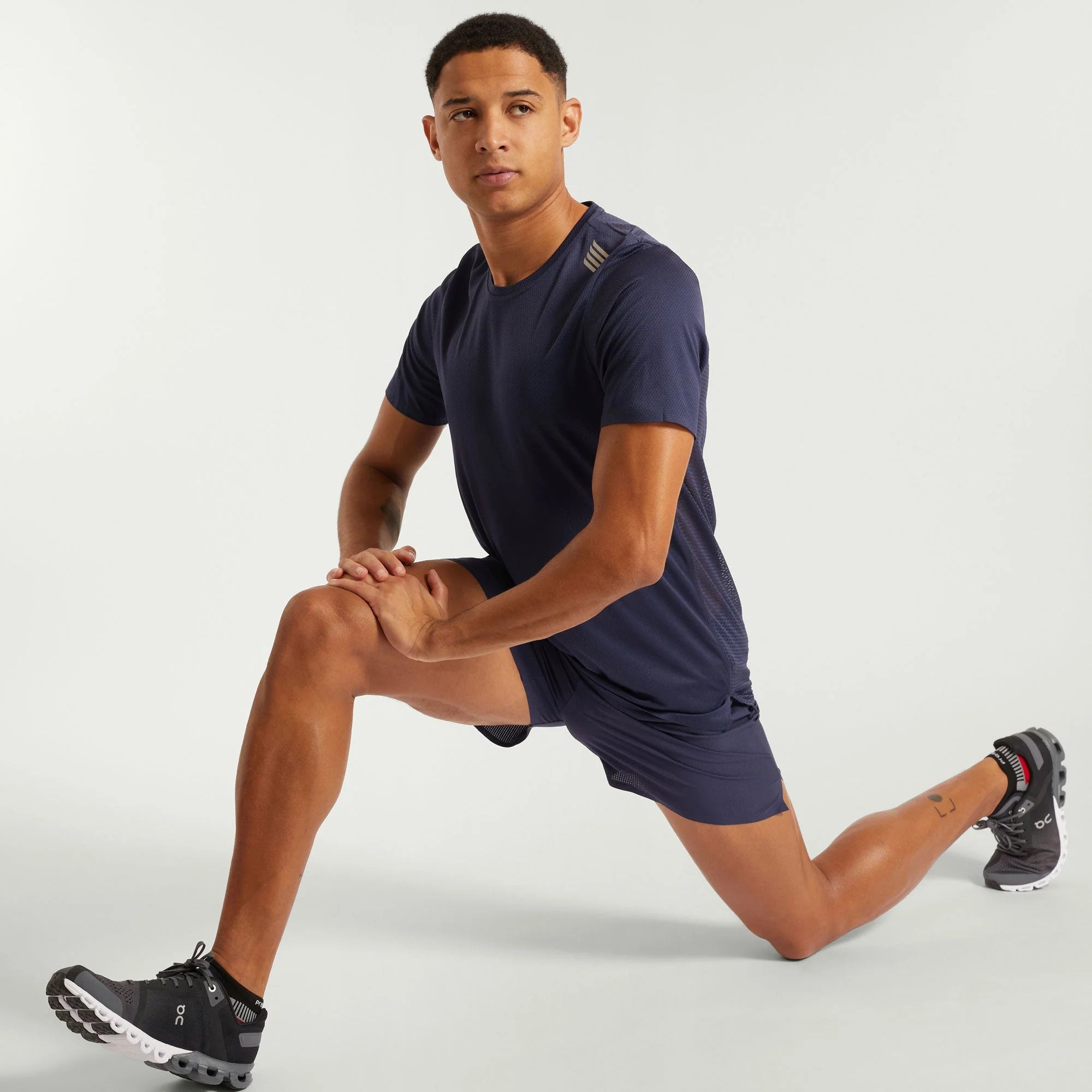 Pressio Men's Running Shirt - Lightweight Moisture Wicking Performance Top for Jogging & Workouts - Navy/Silver Athletic Tee for Gym, Marathon & Outdoor Sports