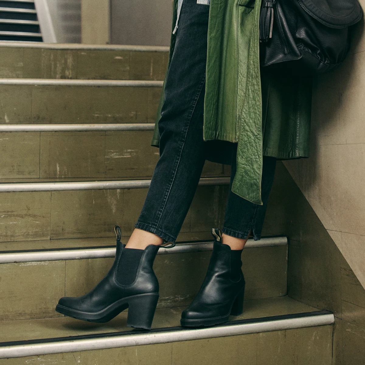 BLUNDSTONE 2365 & 2366 Women's Chelsea Boots - Comfortable & Durable Leather Ankle Boots for Work, Travel & Everyday Wear