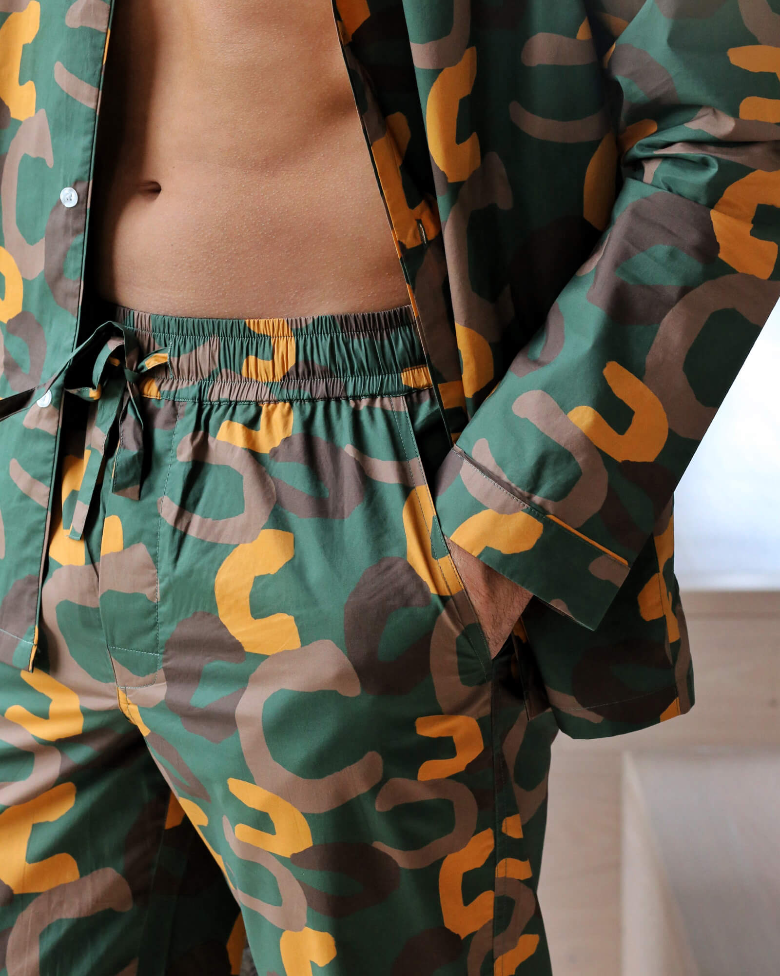 DÉCLIC Guerilla Pajamas for Women - Soft & Comfortable Sleepwear Set for Lounge & Nightwear - Perfect for Relaxing at Home, Travel & Gift Giving