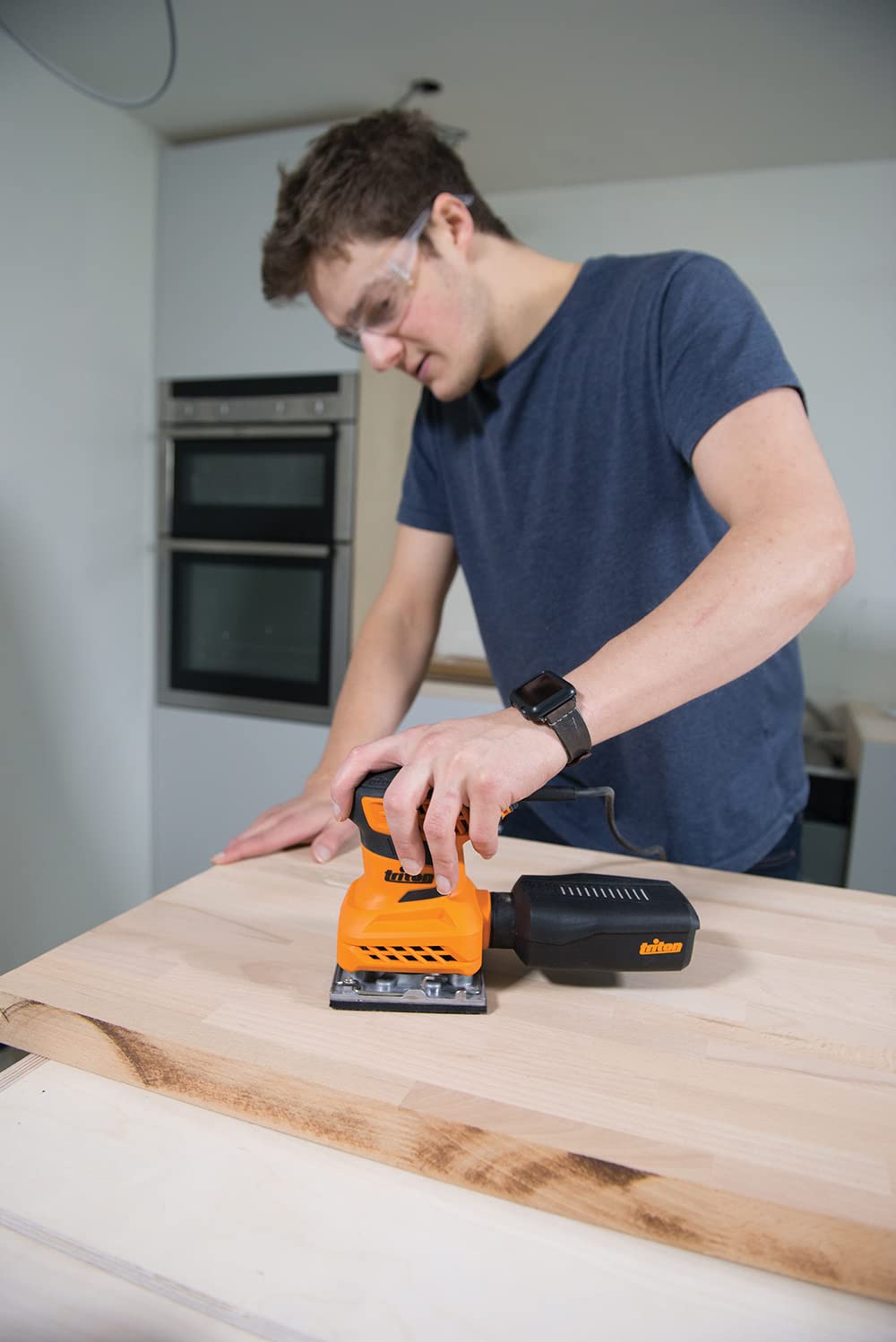 Triton 200W Orbital Palm Sander with 1/4 Sheet - Powerful & Compact Sanding Tool for Woodworking & DIY Projects (Model TQTRSS-389621, Black)