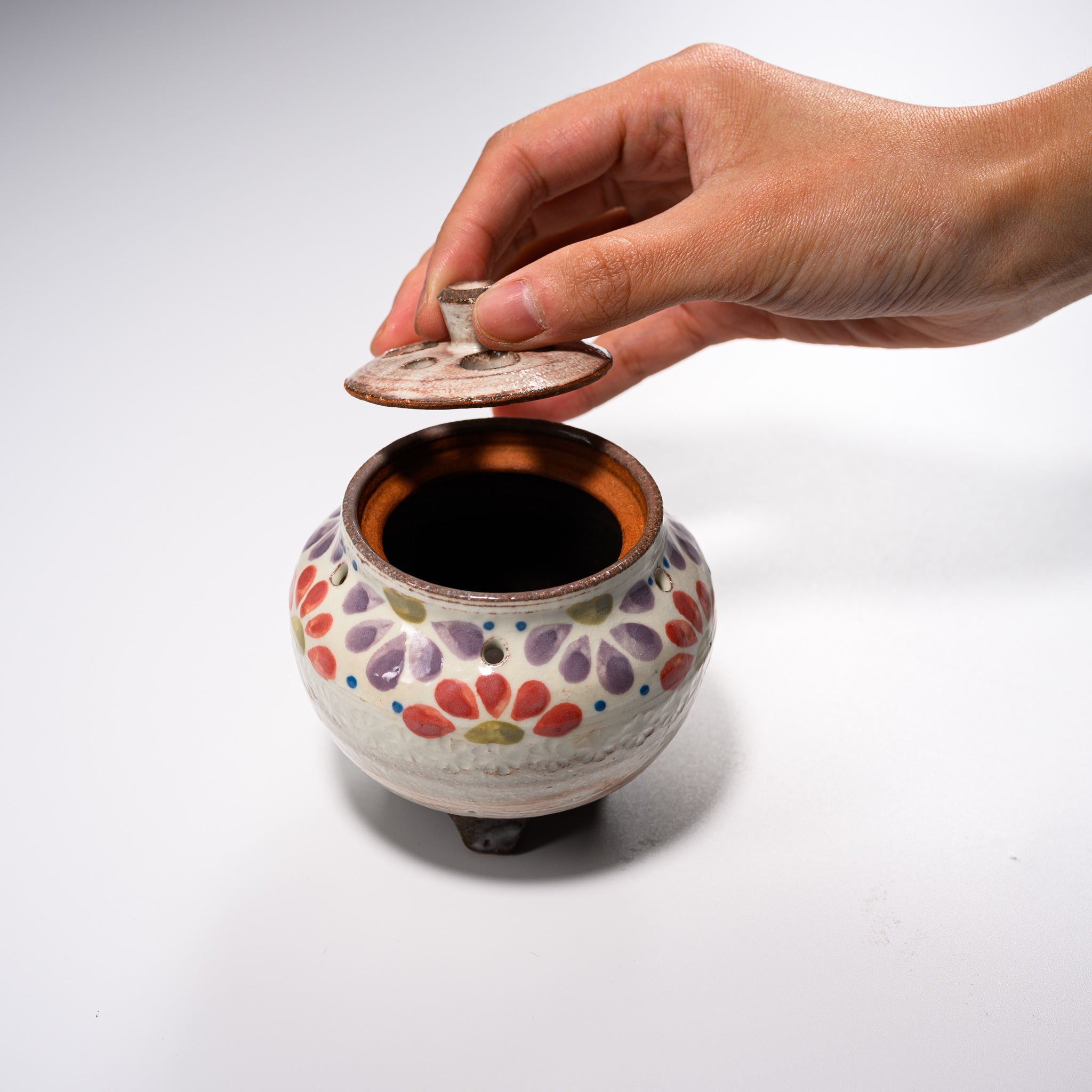 Premium Kyo Kiyomizu Ware Ceramic Incense Burner - Handcrafted Kohiki Hanamishima Design for Home Meditation & Zen Decor | Japanese Traditional Aroma Diffuser for Relaxation & Spiritual Practice