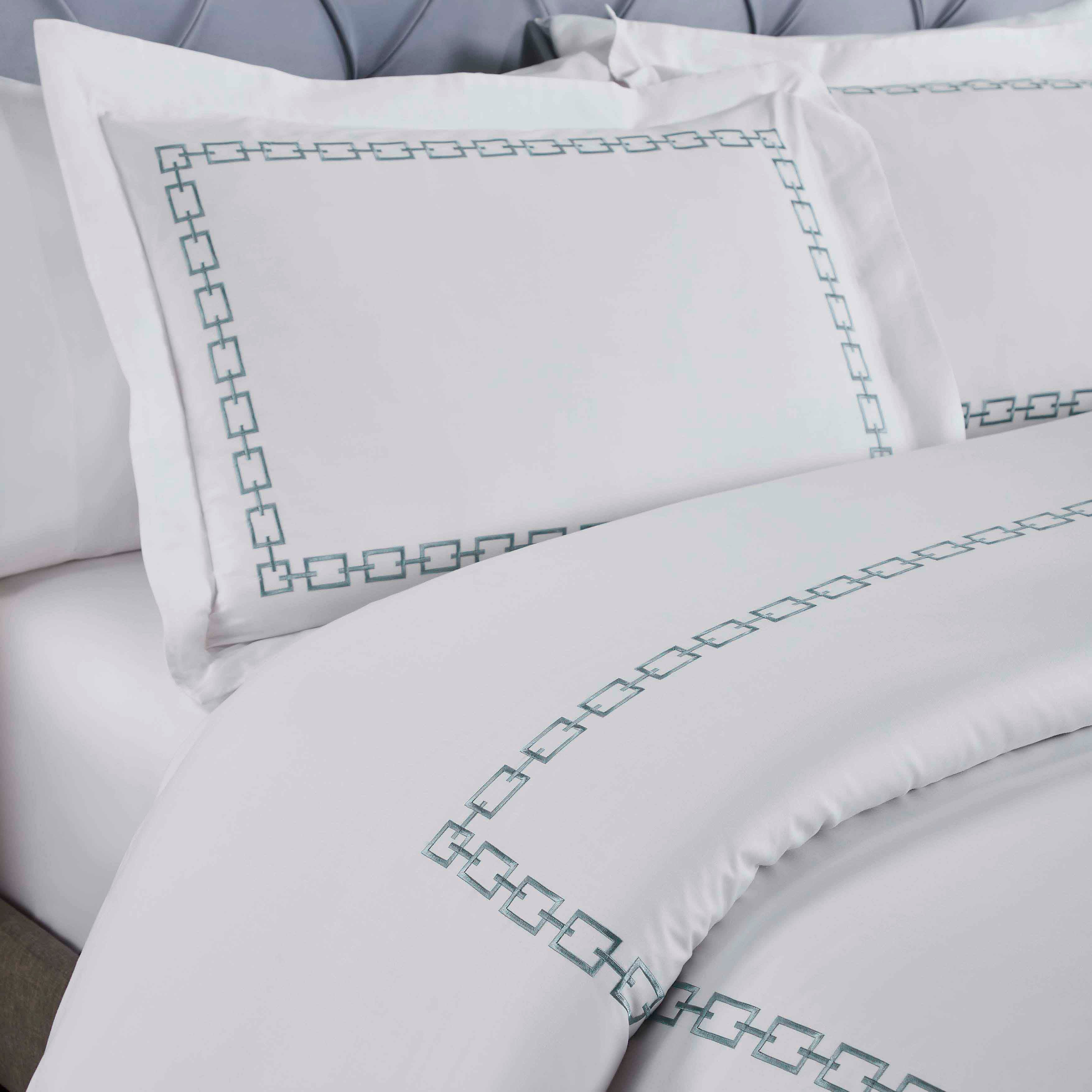 Premium 3-Piece Cotton Embroidered Duvet Cover Set with Chain Links Design - Soft Bedding for Master Bedroom, Guest Room & Dorm Decor