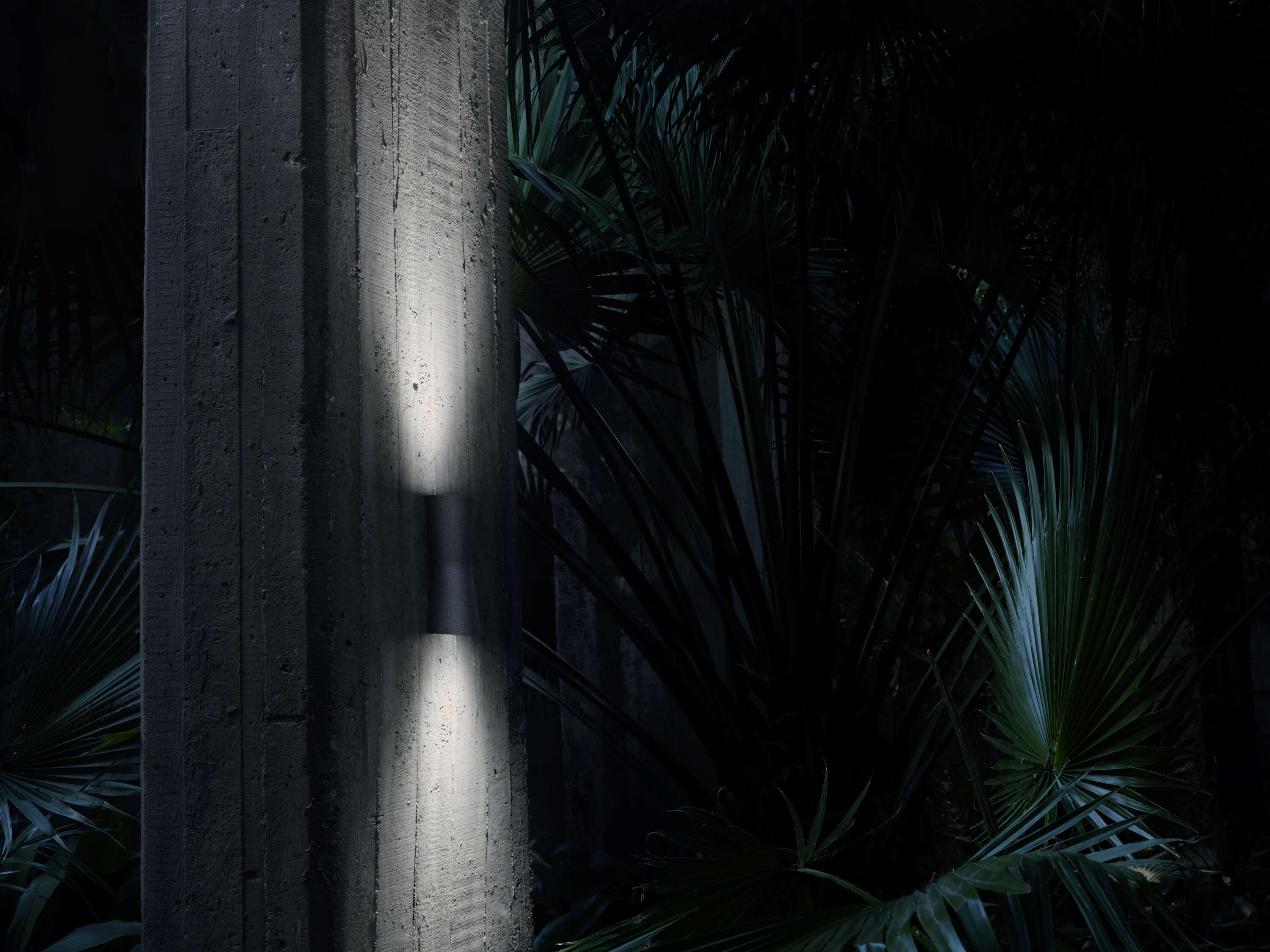 Modern Clessidra LED Lamp for Outdoor & Indoor Use - Perfect for Patio, Garden, Living Room, and Bedroom Lighting