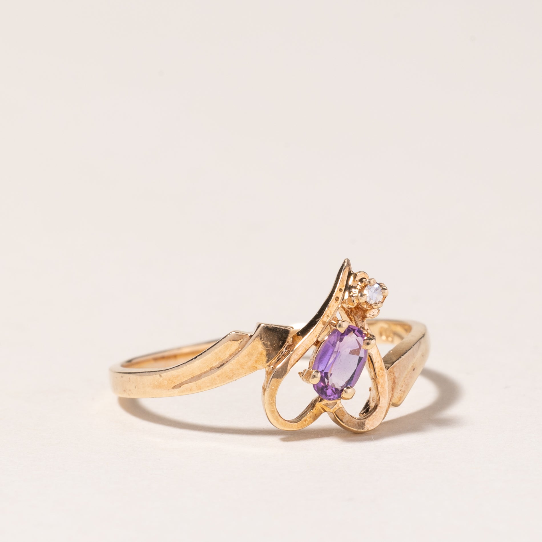 10K Yellow Gold Amethyst & Diamond Ring - 0.16ct Amethyst & 0.01ct Diamond - Size 7.75 - Elegant Birthstone Jewelry for Women - Perfect for Valentine's Day, Anniversary & Special Occasion Gifts