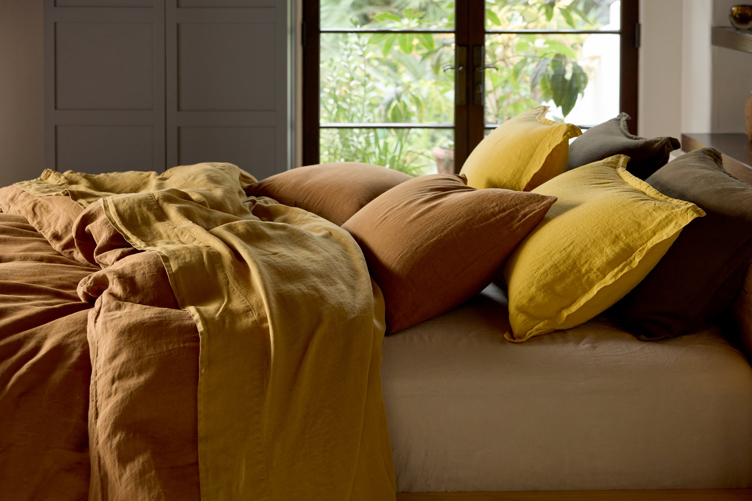 Premium 100% Linen Top Sheet in Honey - Breathable & Soft Bedding for All Seasons - Perfect for Master Bedroom, Guest Room & Vacation Homes