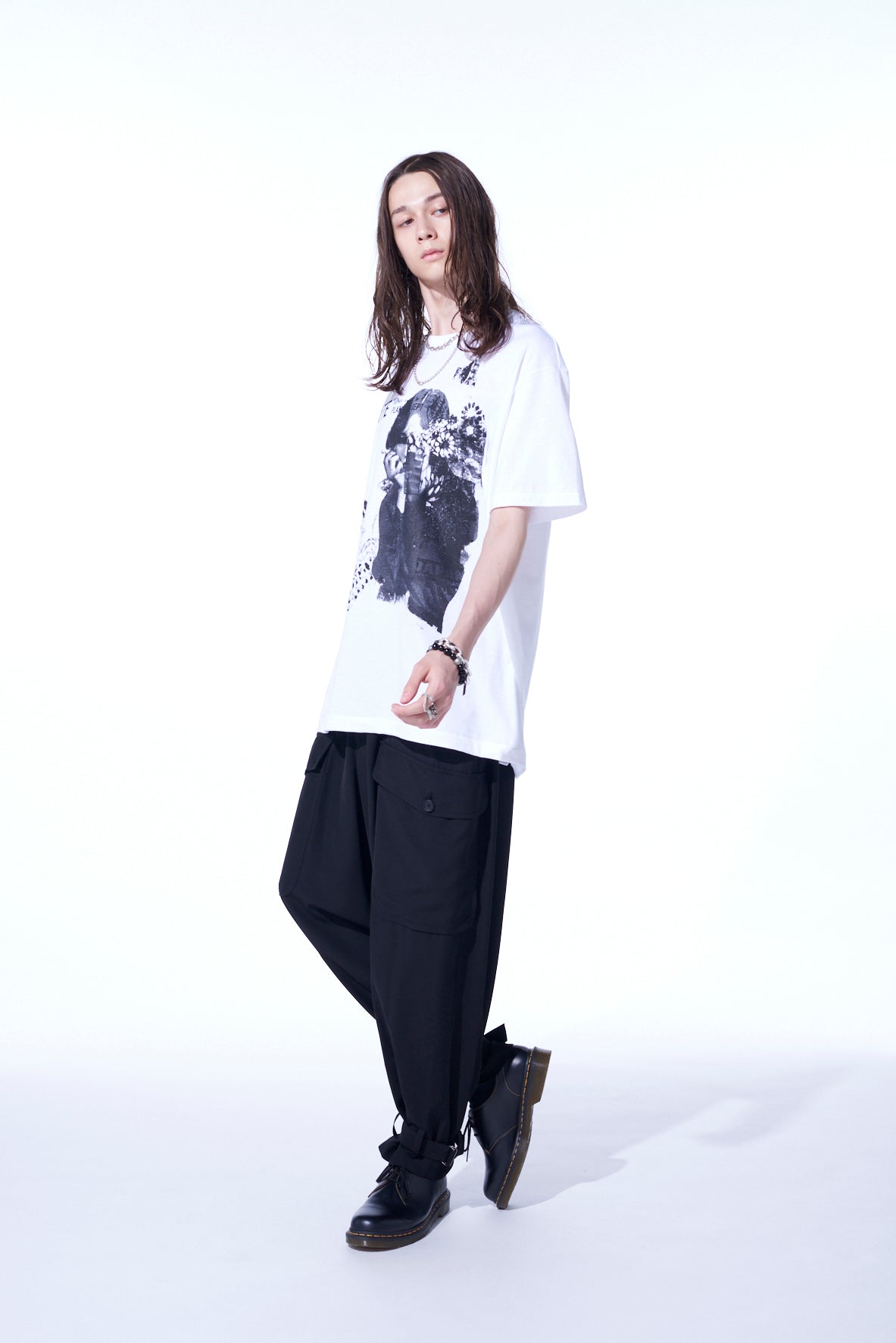 Trendy Graphic T-Shirt with Cigarettes & Butterflies Print - Stylish Casual Wear for Men & Women - Perfect for Streetwear, Concerts, and Everyday Outfits