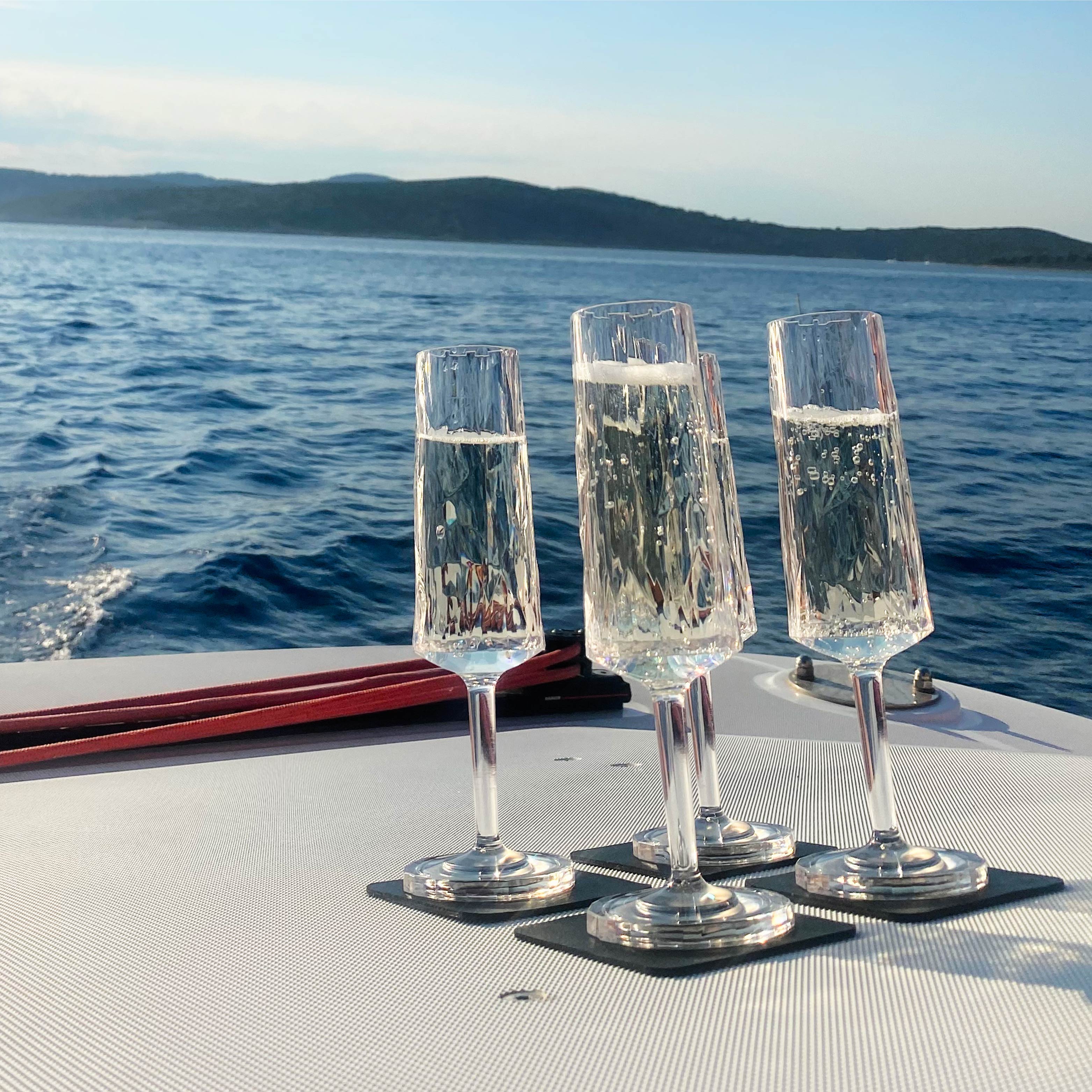 Premium Plastic Champagne Glasses with Magnetic Base - Elegant & Durable Stemware for Weddings, Parties & Special Occasions - Perfect for Toasting & Celebrations