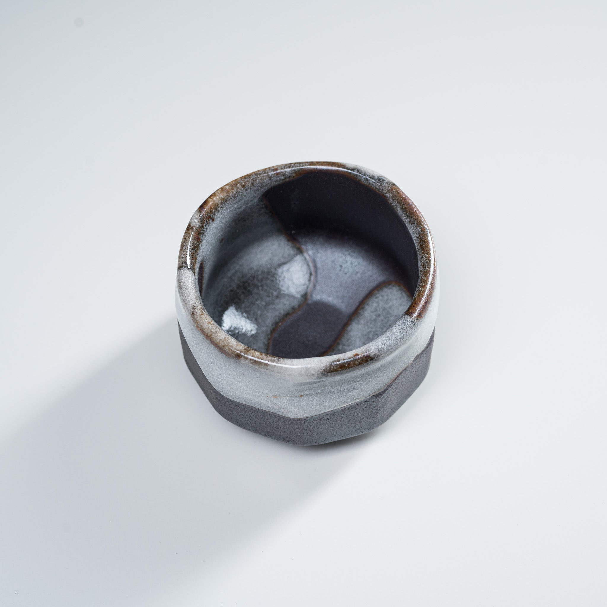 Premium Mino Ware Pottery Sake Cup & Teacup - Handcrafted Japanese Ceramic Snowfield Design - Perfect for Sake Tasting, Tea Ceremonies & Home Decor